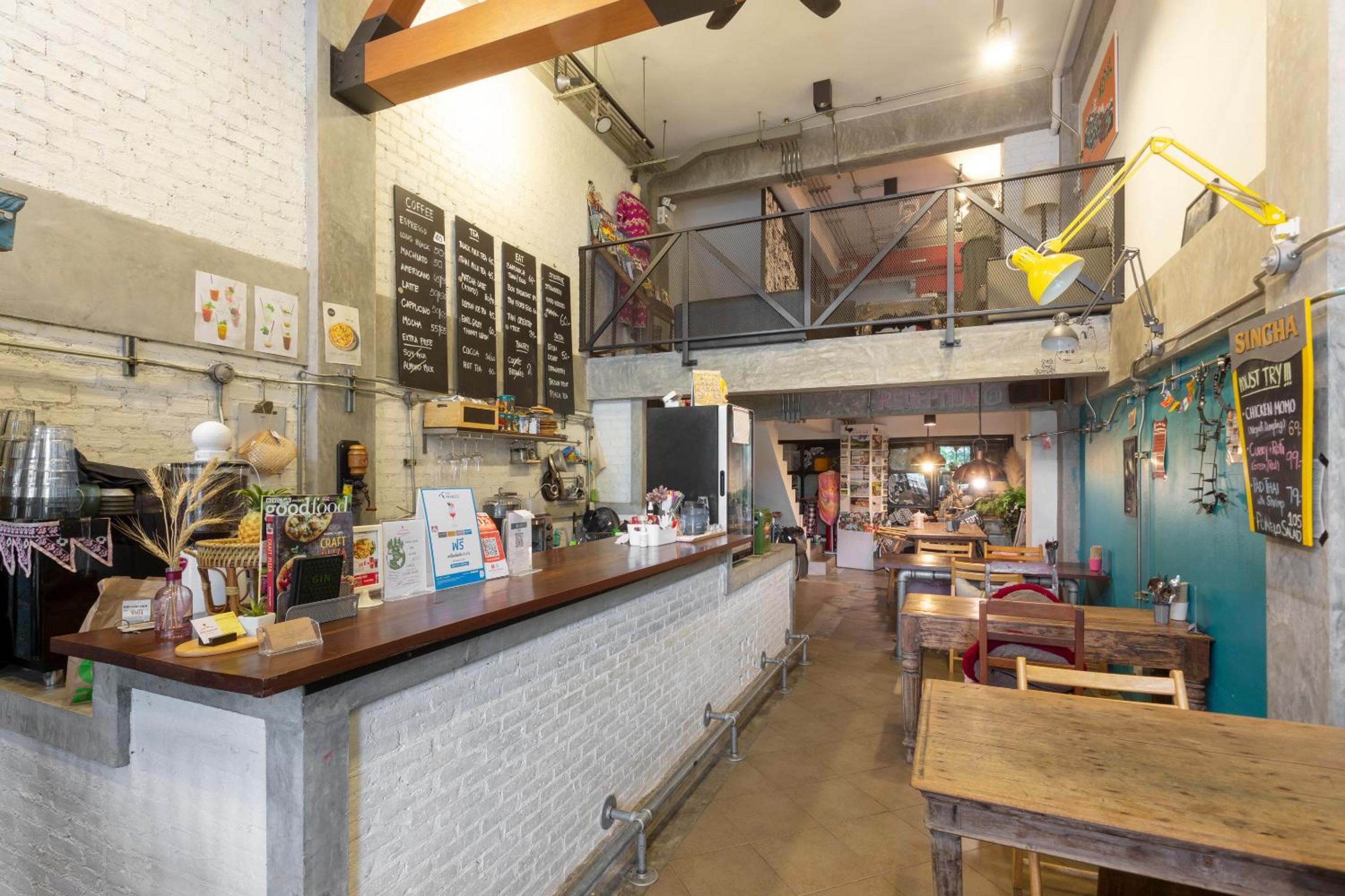 Box Hostel N Cafe