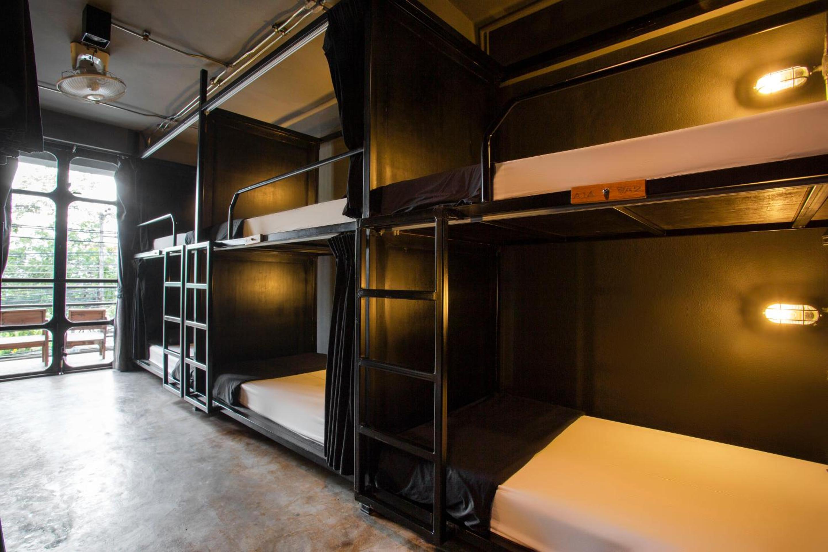 Box Hostel N Cafe