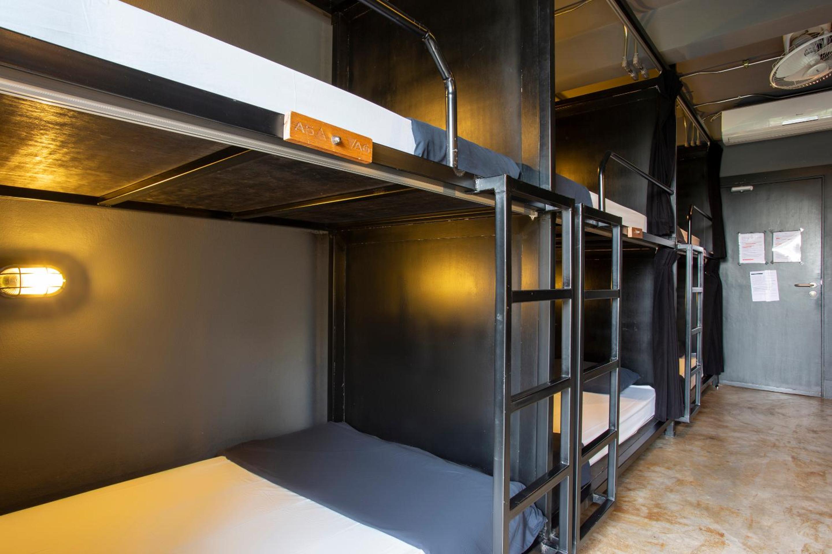Box Hostel N Cafe