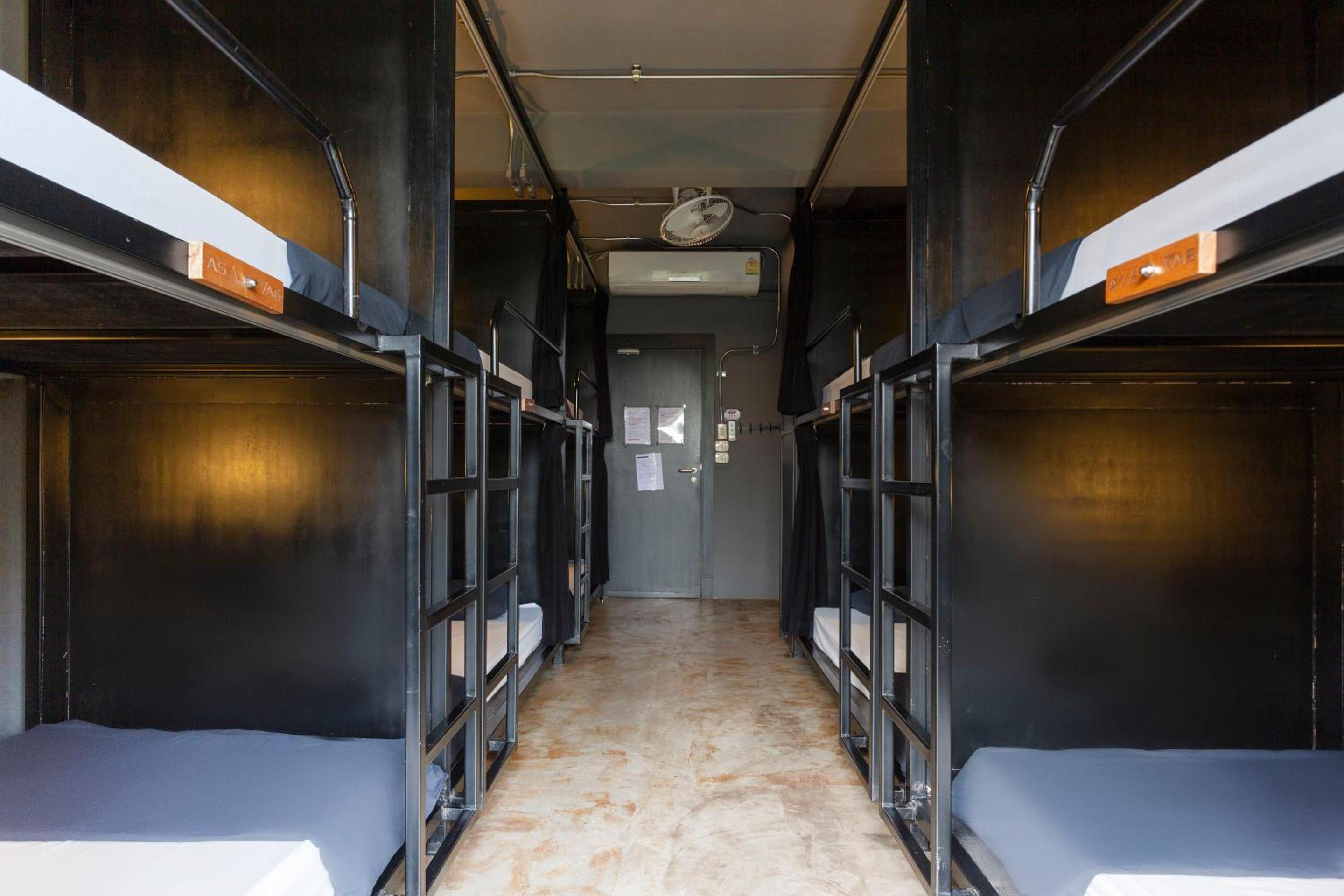 Box Hostel N Cafe