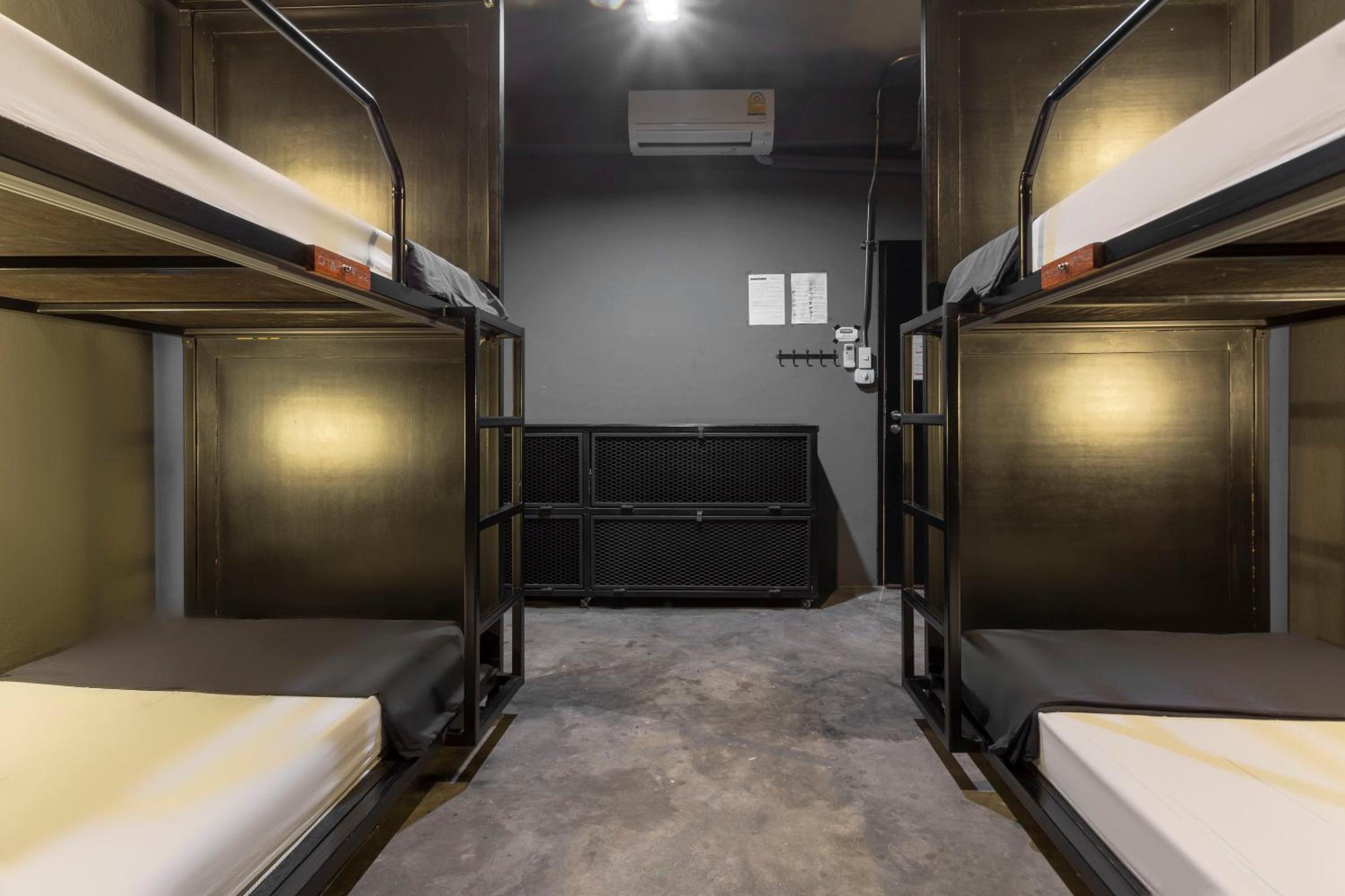 Box Hostel N Cafe