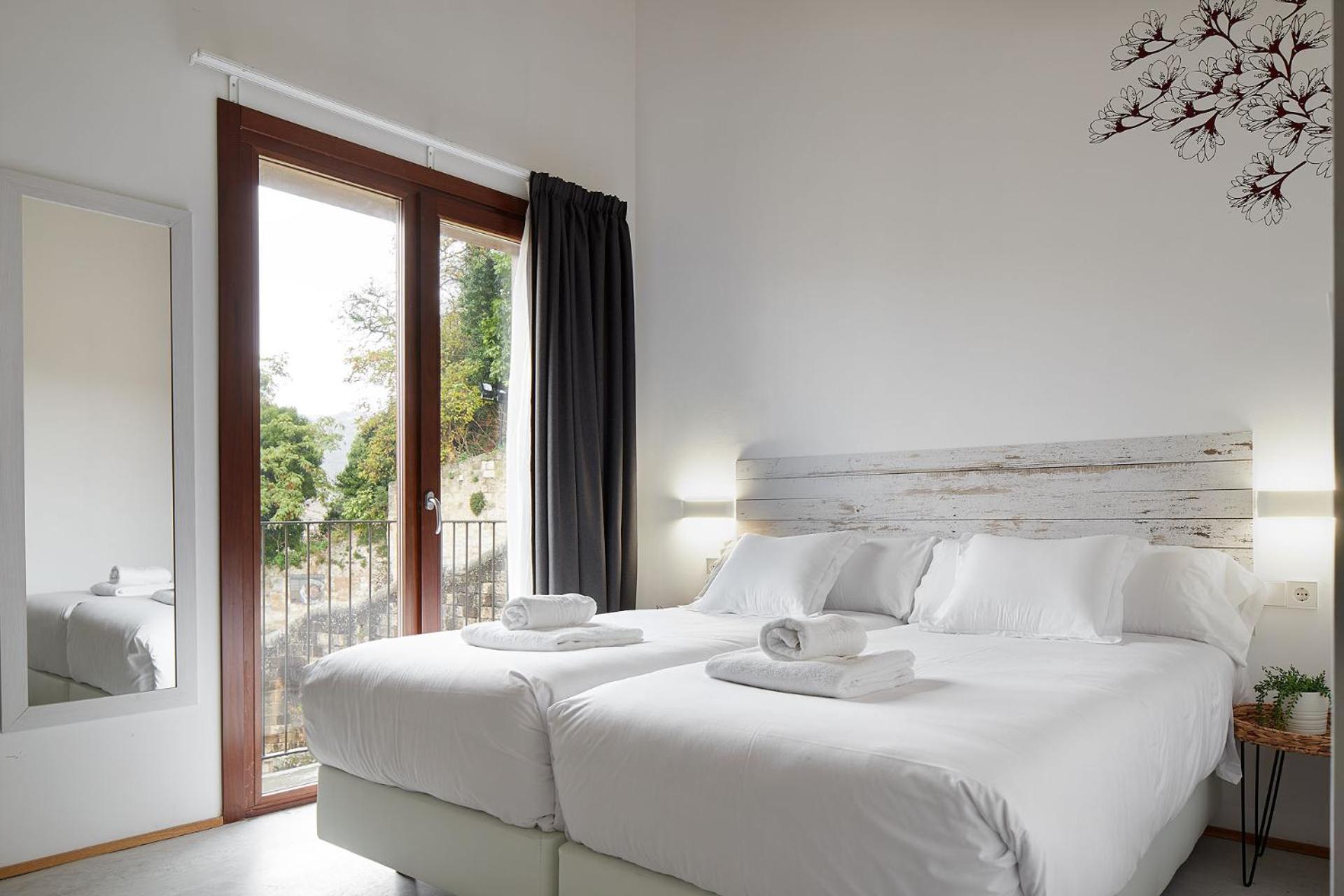 IRAIPE Estella Rooms Auto Check-in en Estella — hotel room