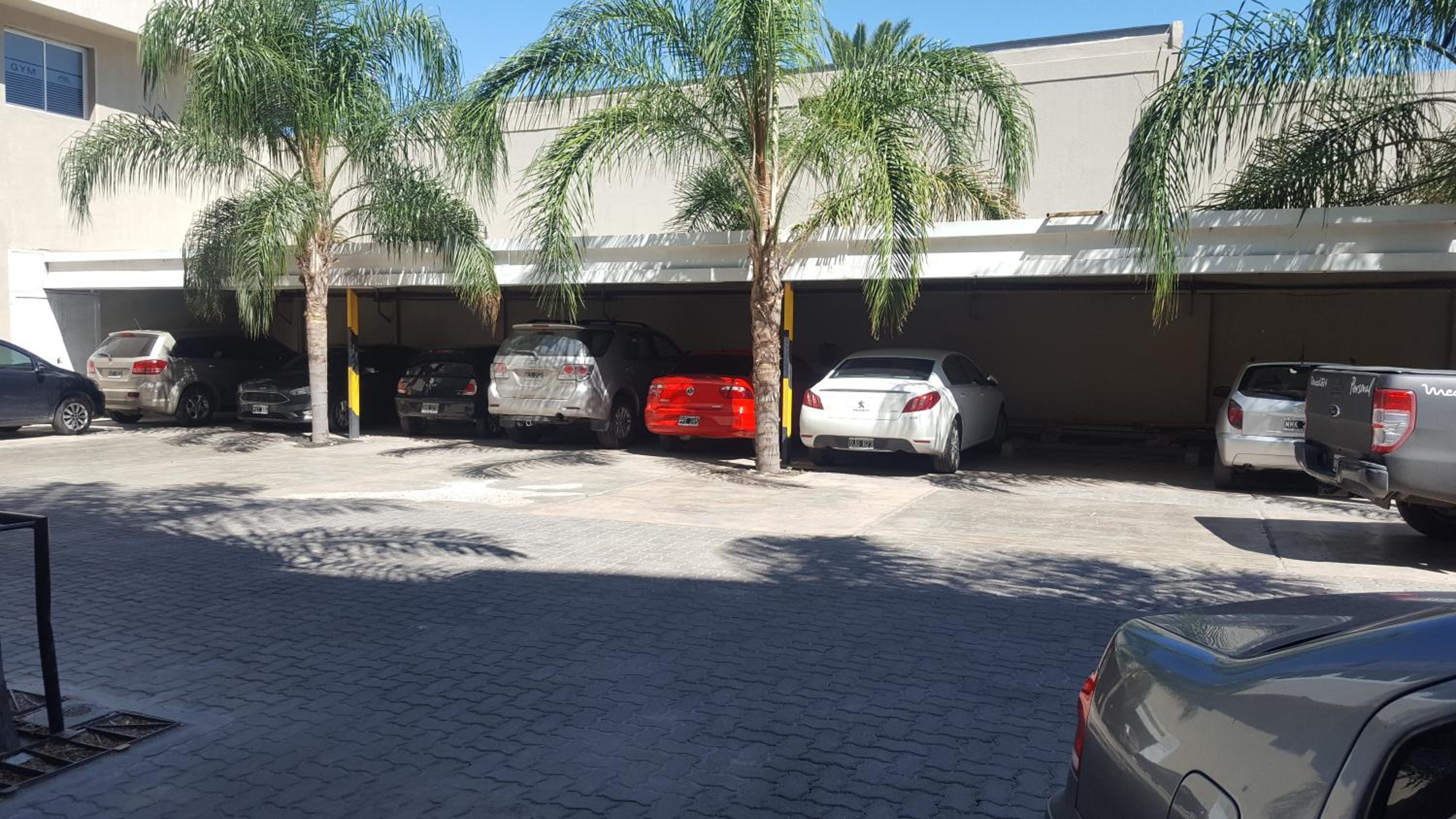 Altos