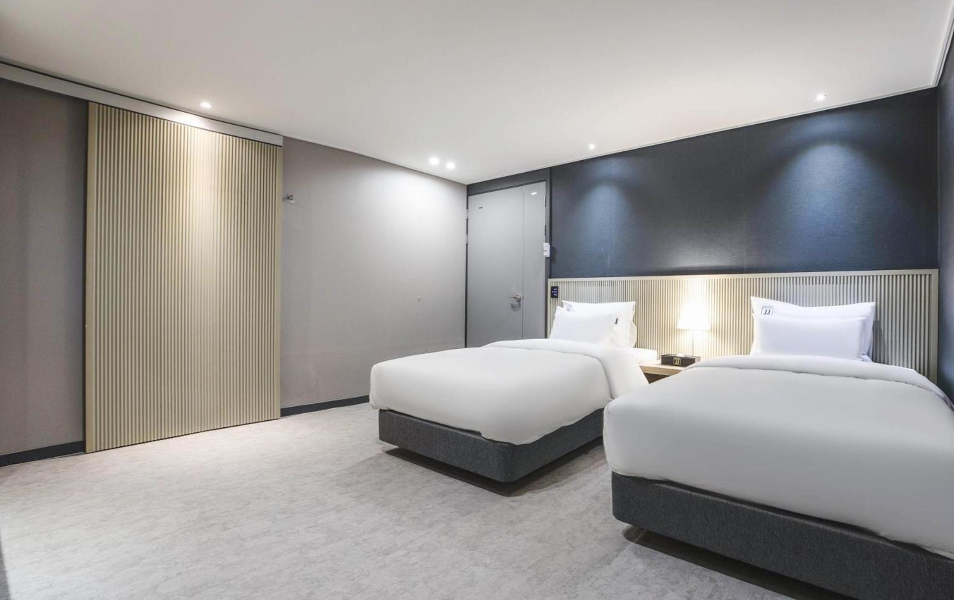 JJ Hotel