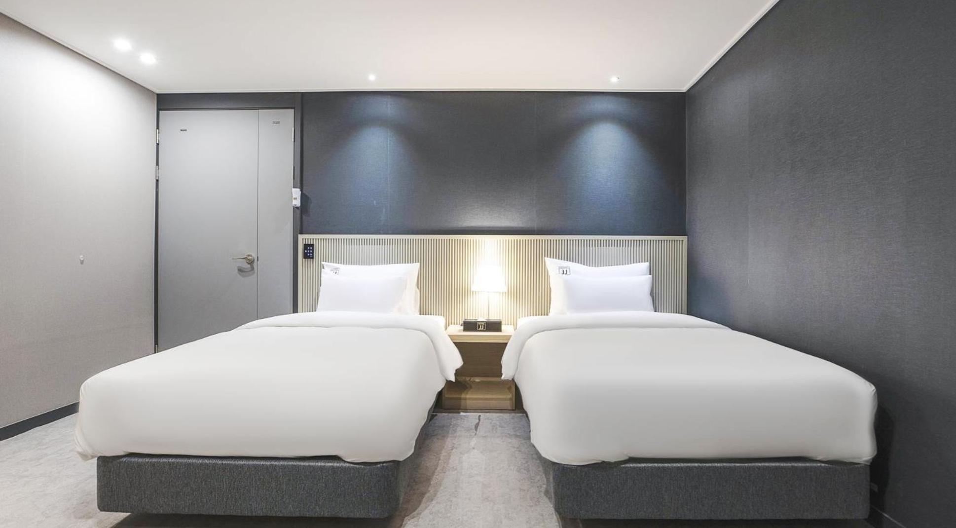 JJ Hotel