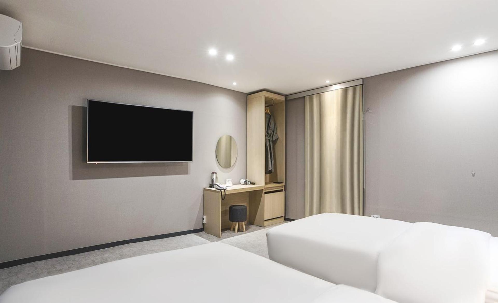 JJ Hotel
