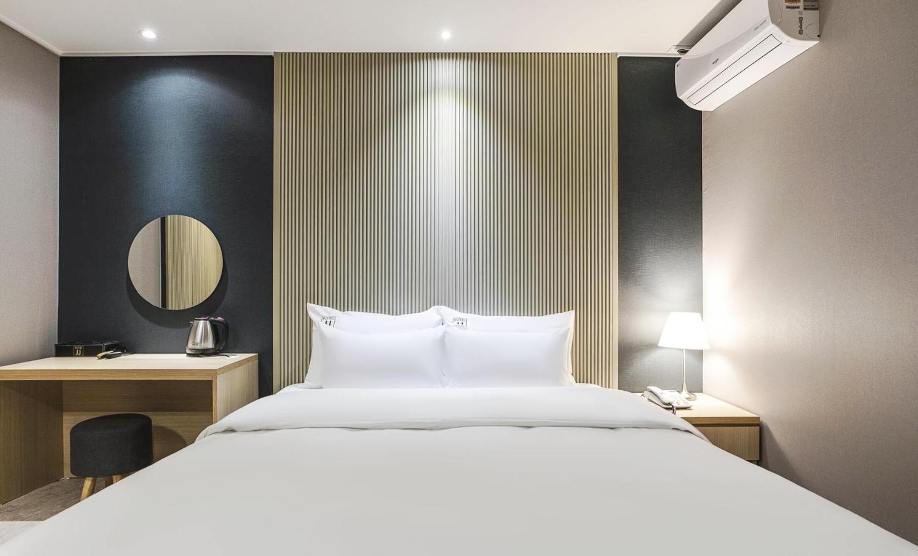 JJ Hotel