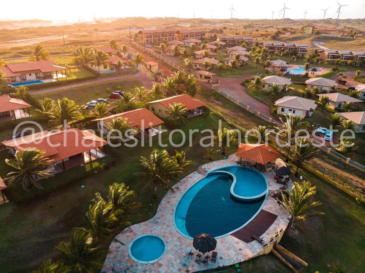 Chalé com piscina privada vista mar-Zumbi-RN