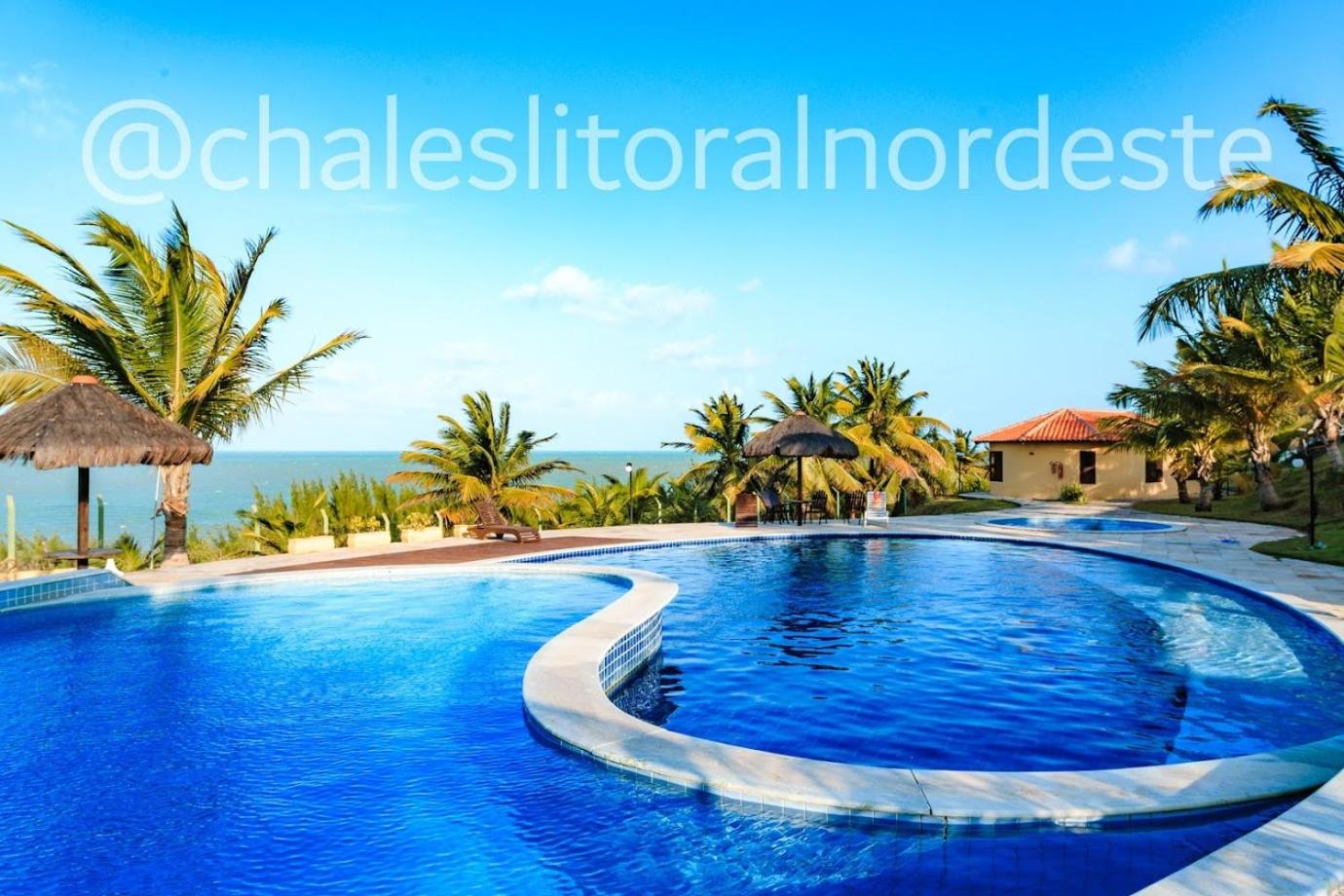 Chalé com piscina privada vista mar-Zumbi-RN
