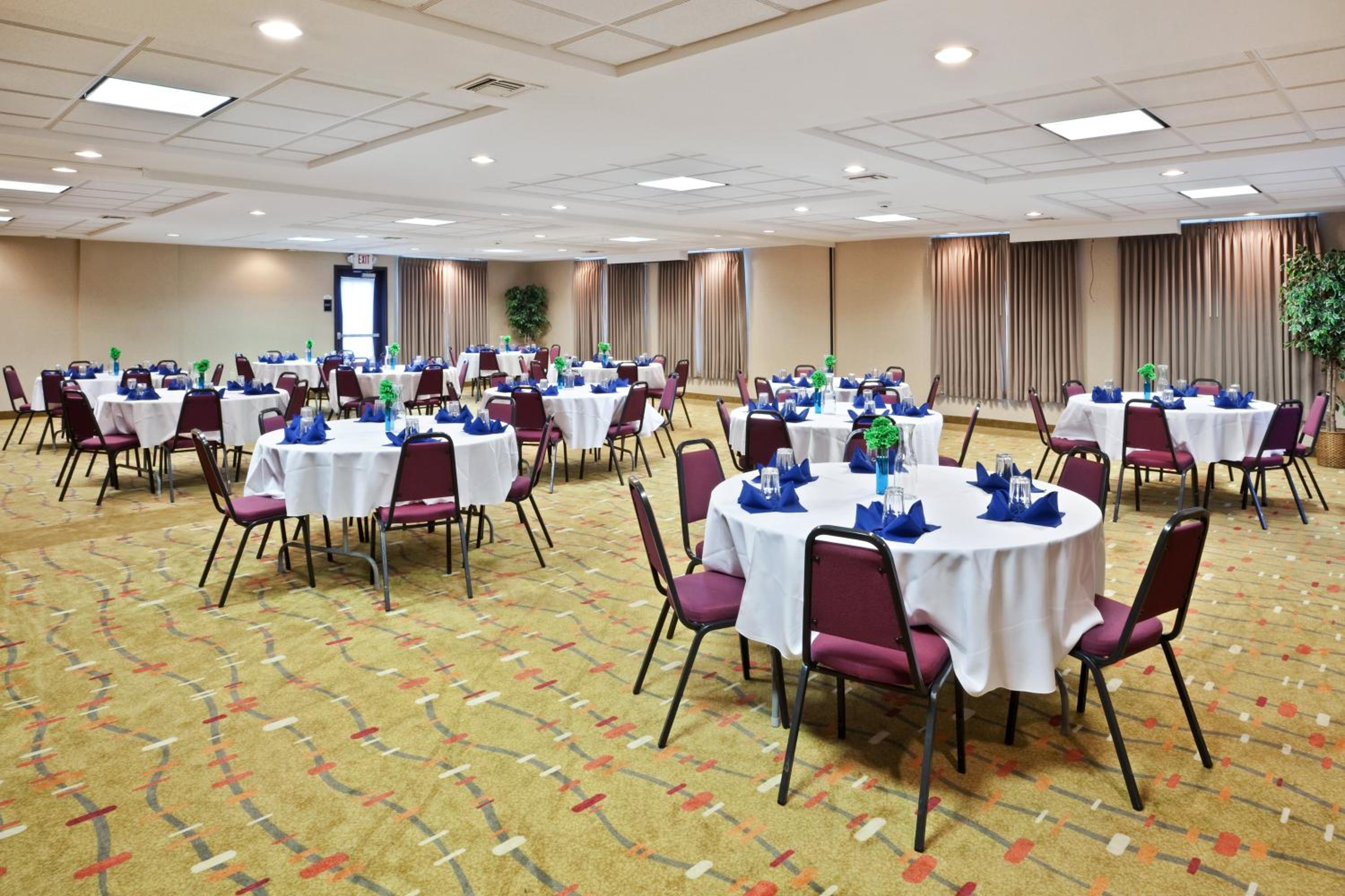 Albany Vacations - Holiday Inn Express Hotel  Suites Albany, an IHG Hotel - Property Image 21
