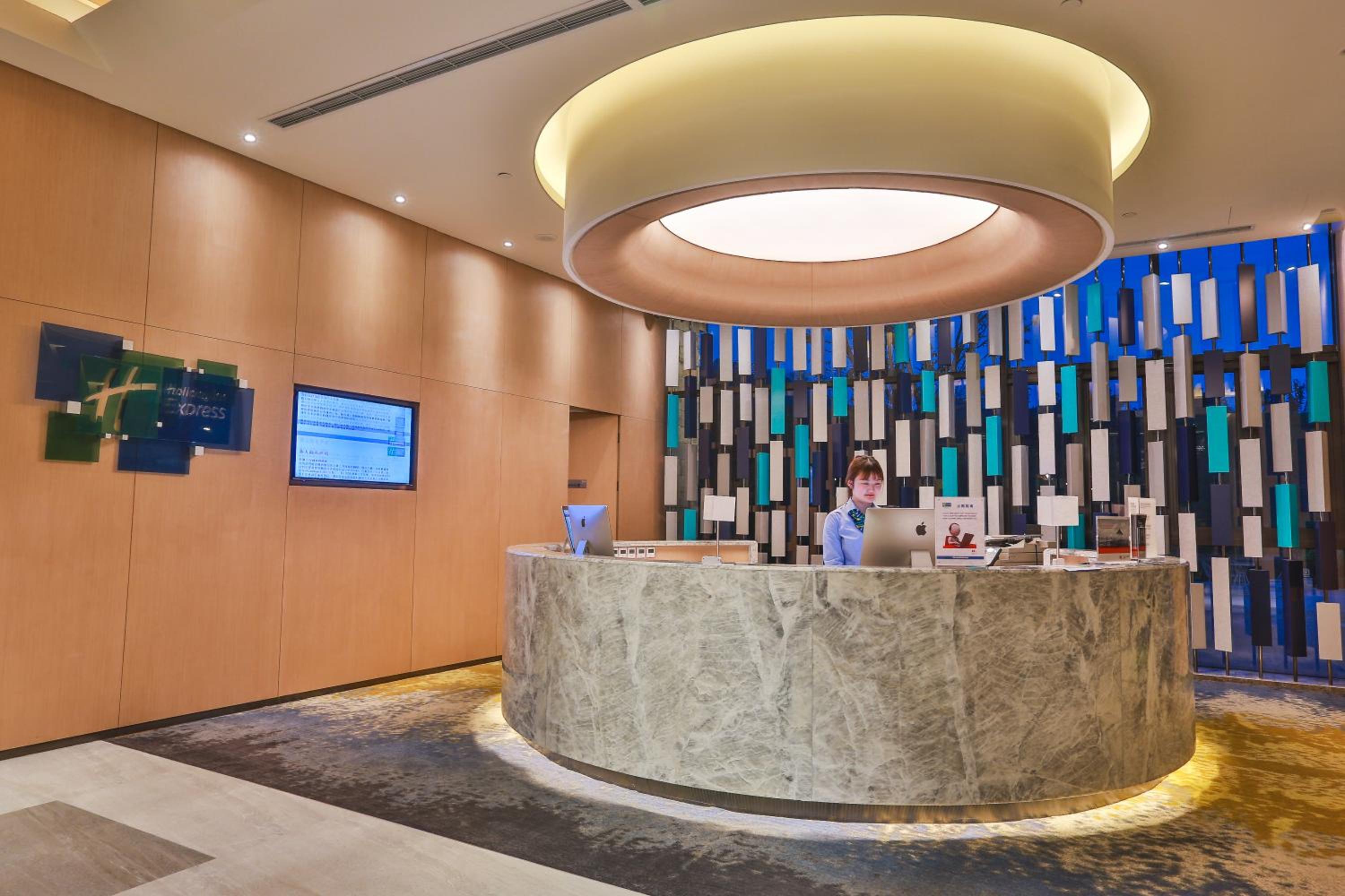 Holiday Inn Express Emei Mountain by IHG