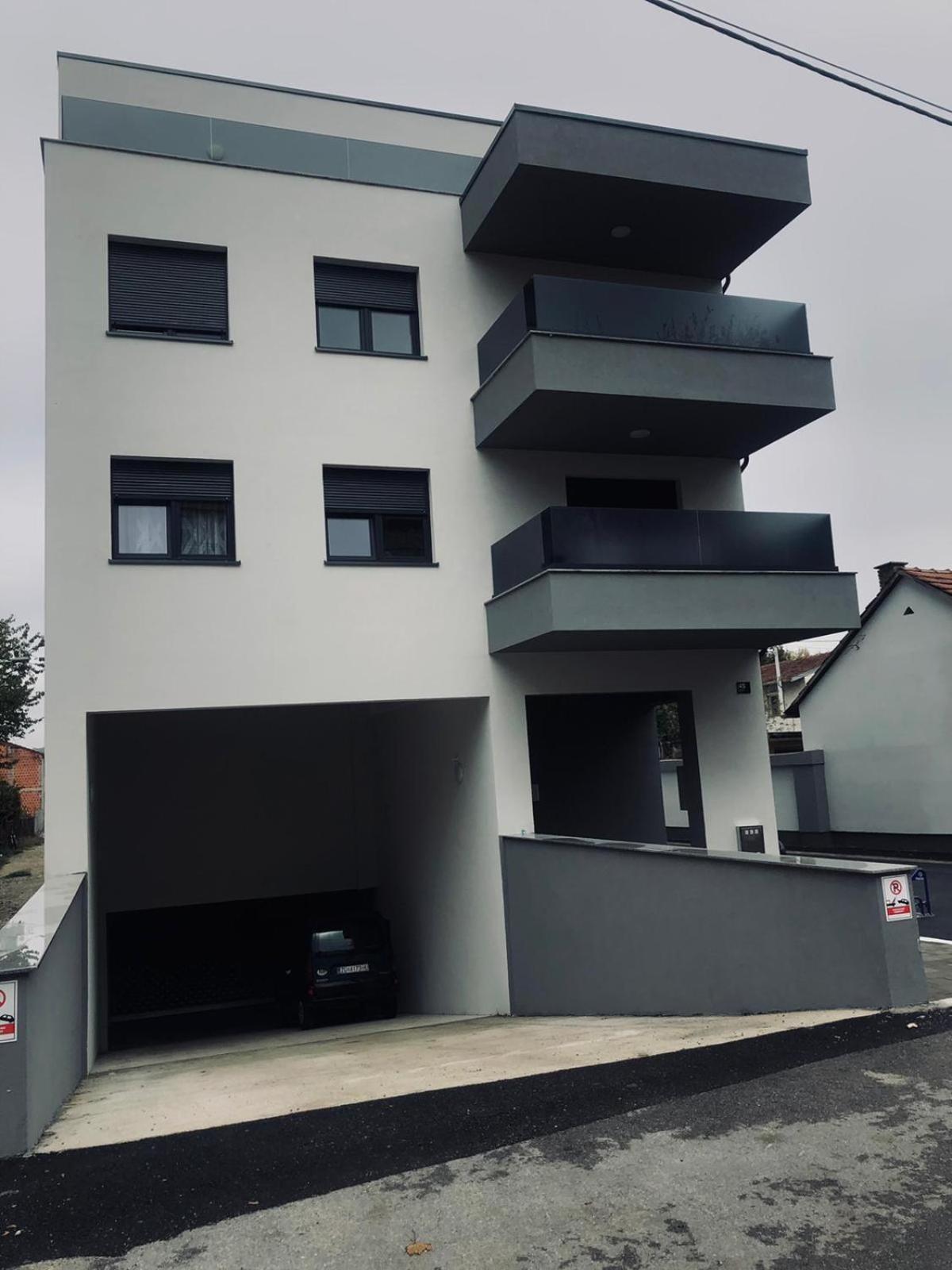 Hotel Jacuzzi Apartment Code 96 - Image 1