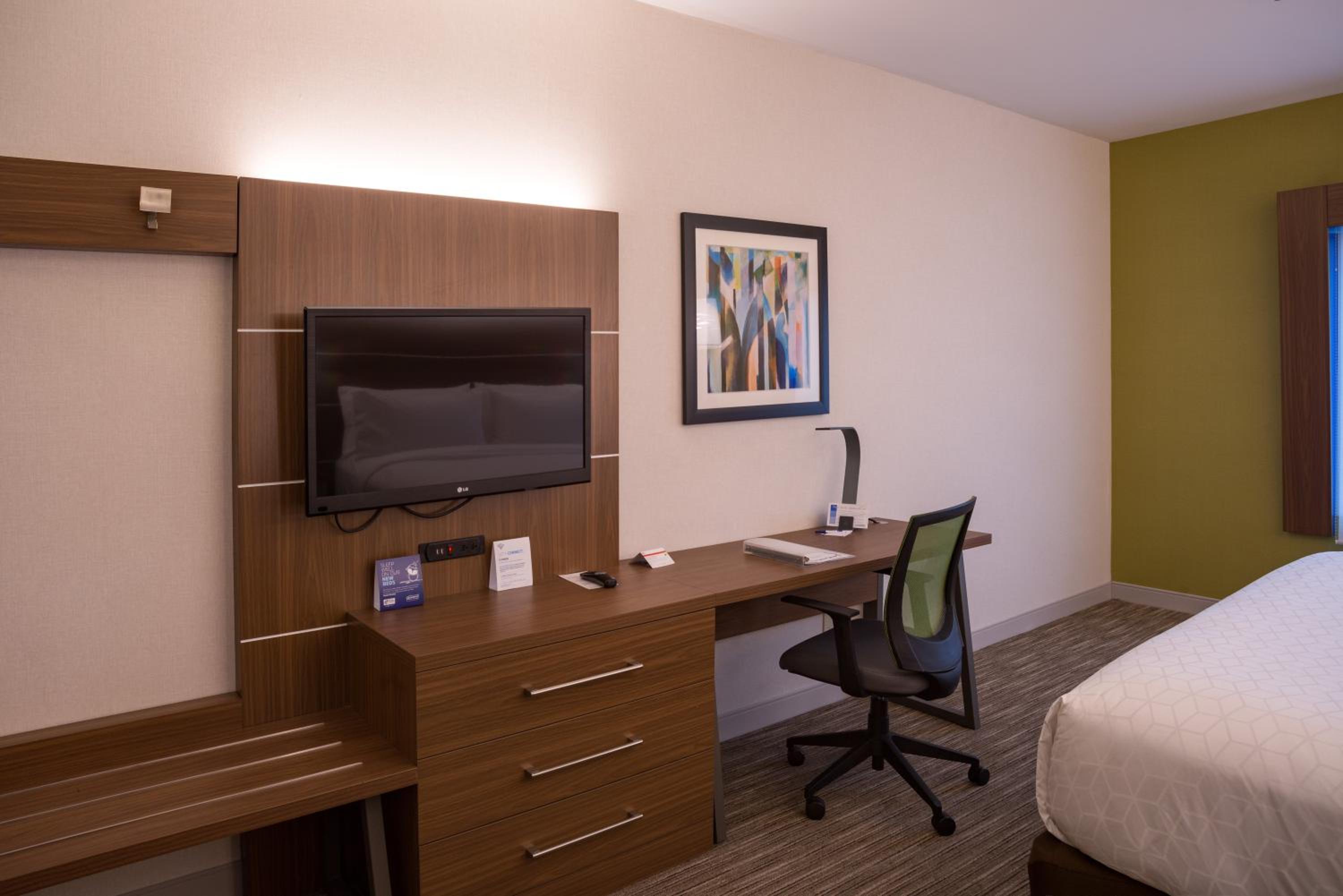 Holiday Inn Express Branford-New Haven, an IHG Hotel - Property Image 10