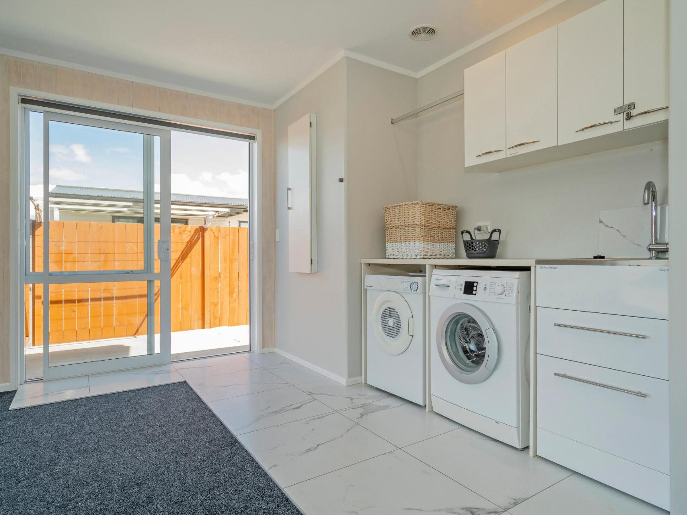 Modern Beach Pad - Whitianga Holiday Home view 3