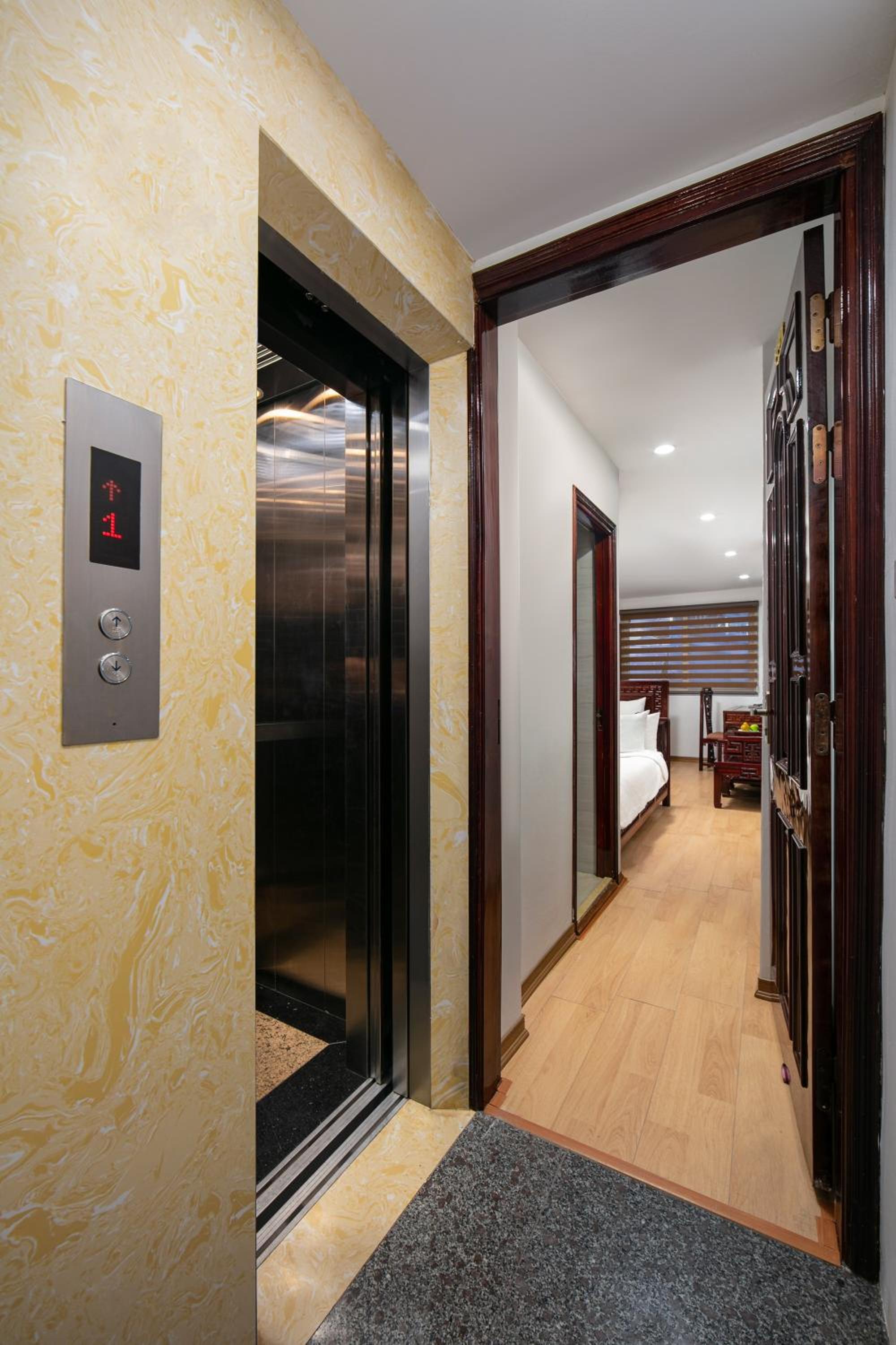 Little Hanoi Hotel
