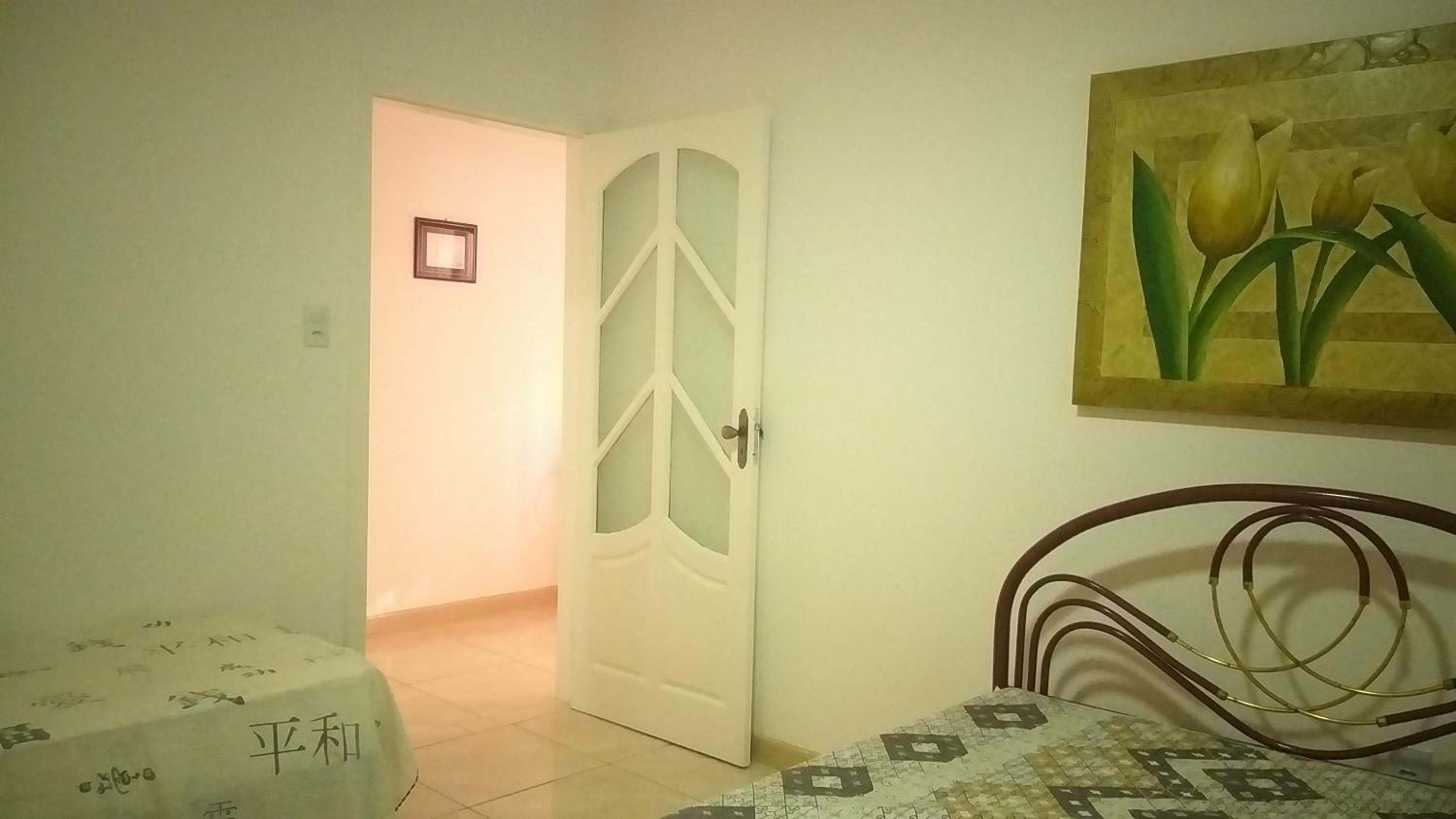 CASA 01 DORM TERRENO COMPARTIDO