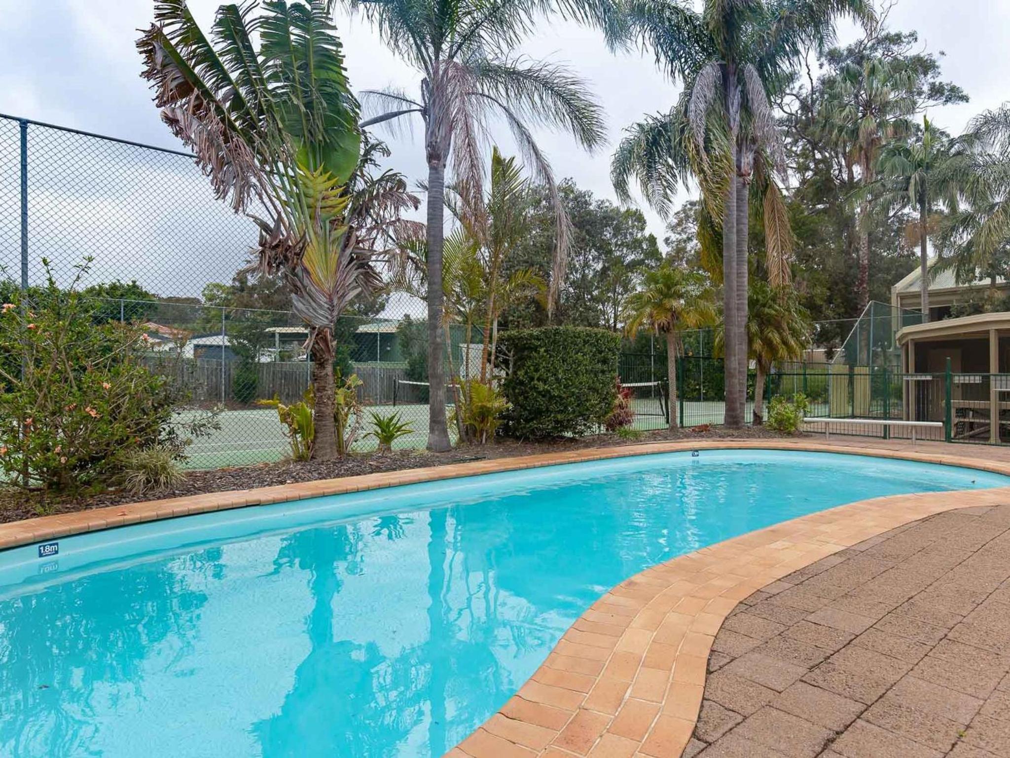 Carindale, 2 19-23 Dowling Street - First floor unit with air con, complex pool and tennis court