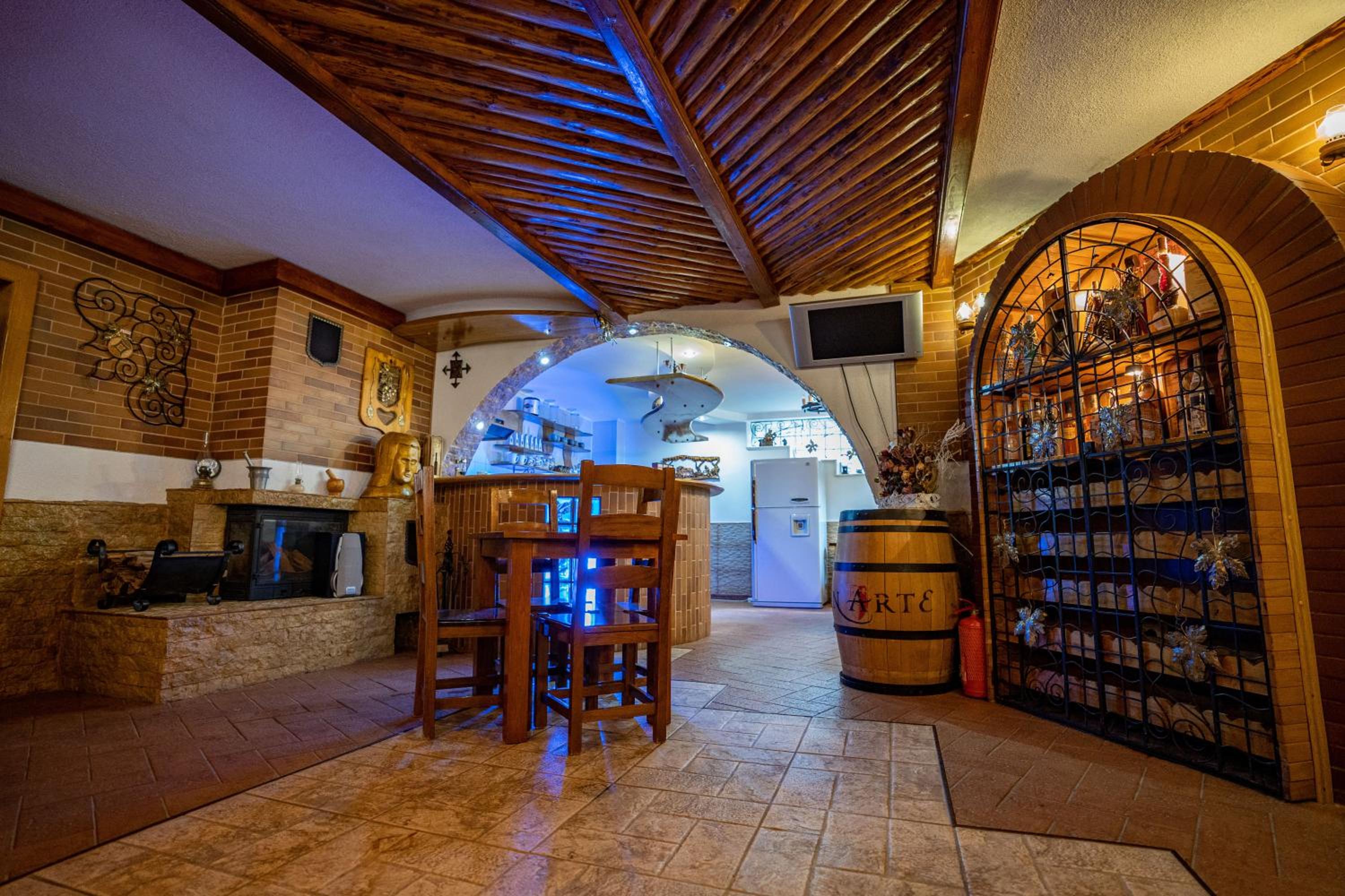 Photo 6