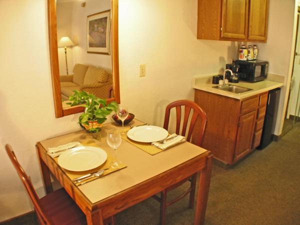 Rosemont Suites - Property Image 6