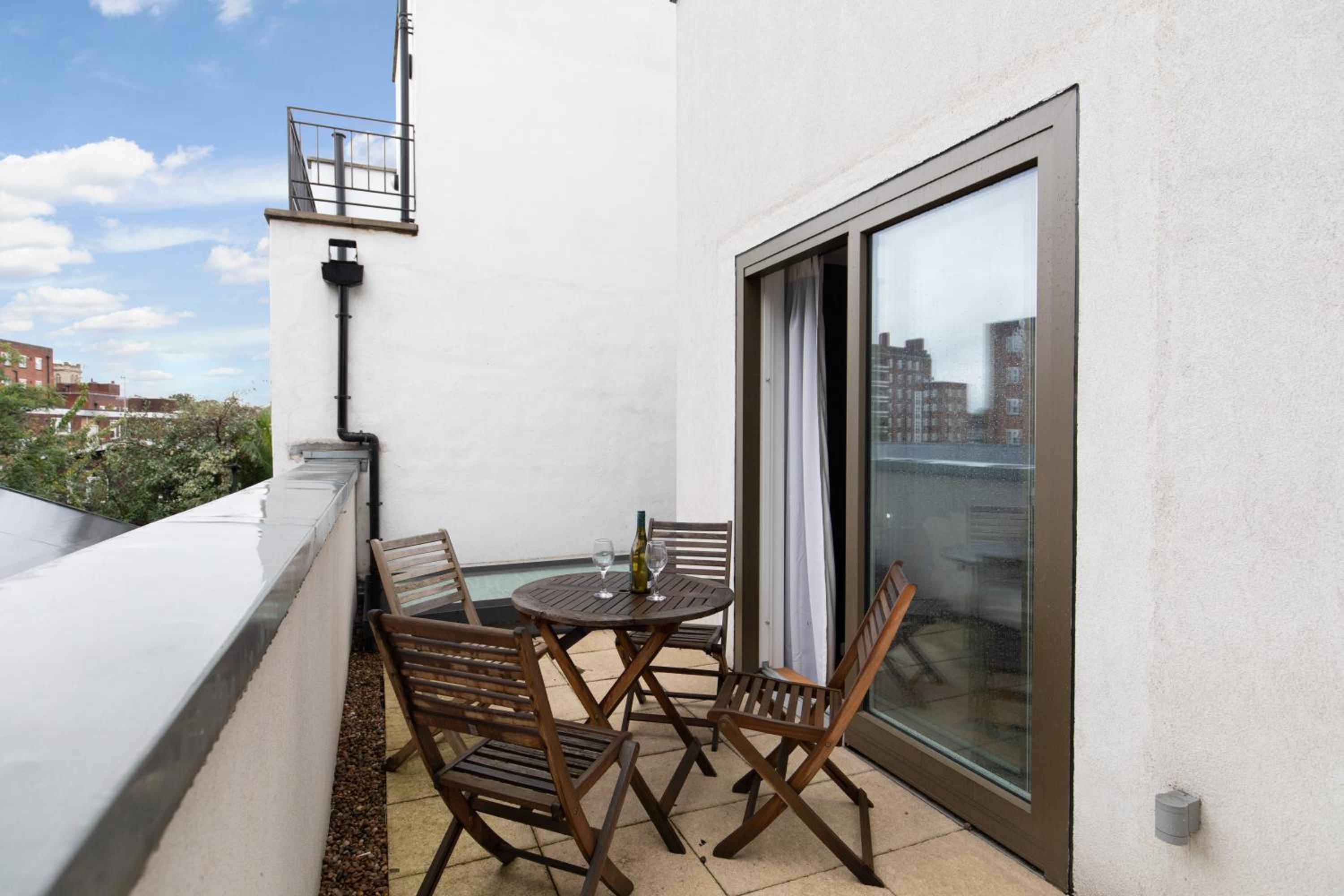 balcony