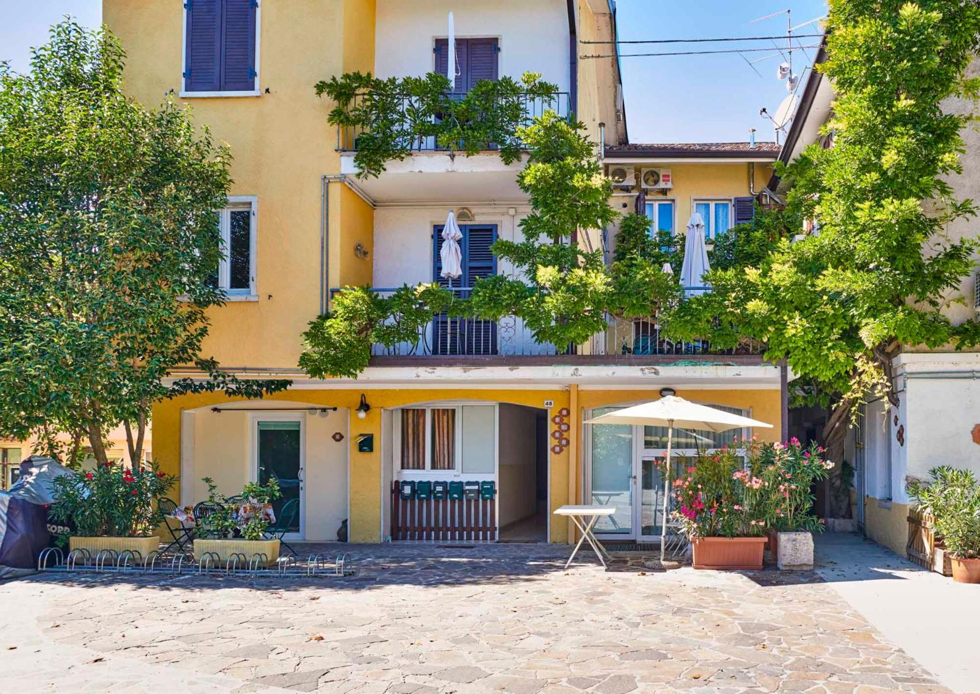 Al Glicine Apartments