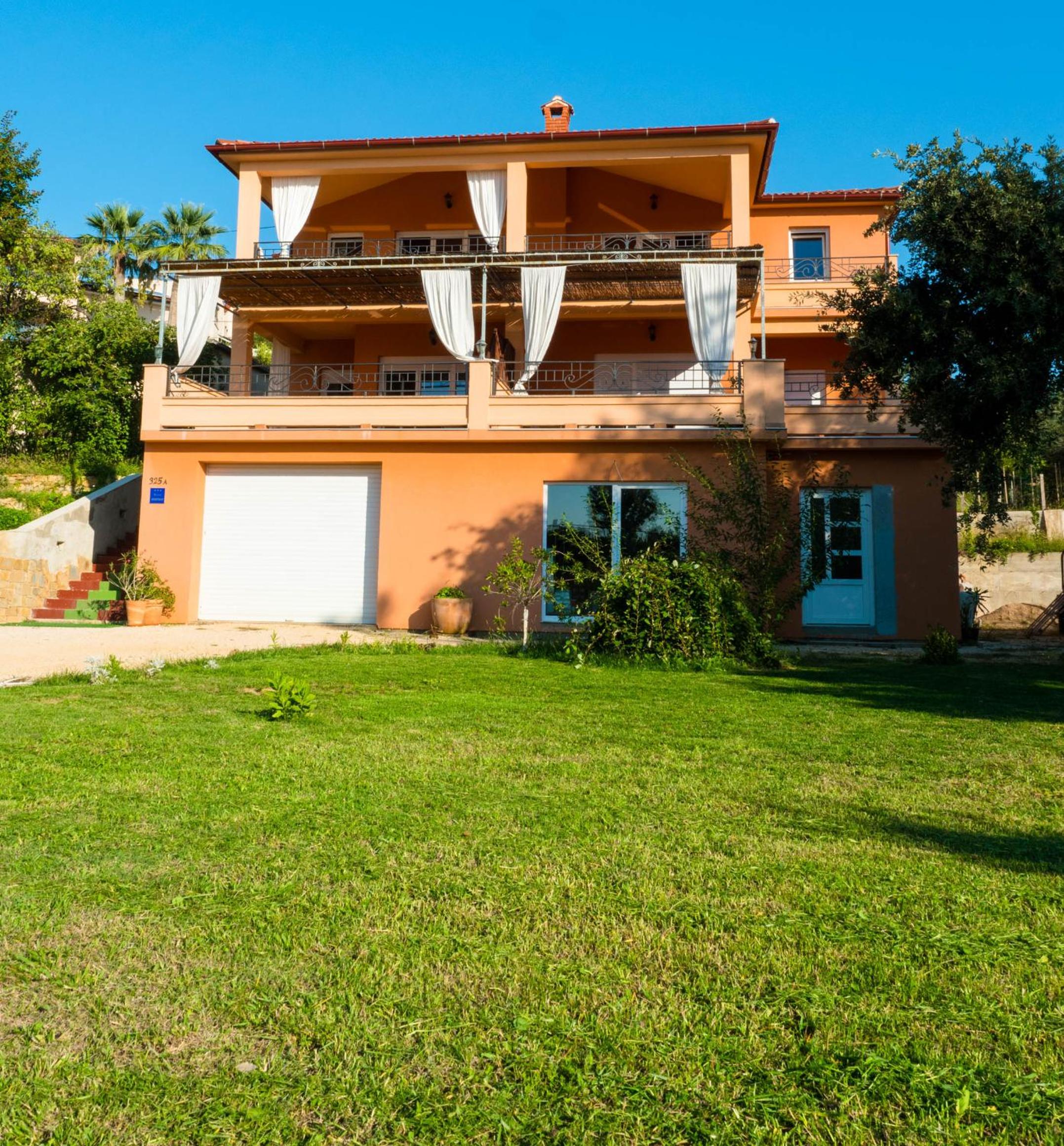 Apartments Villa Kristina view 3