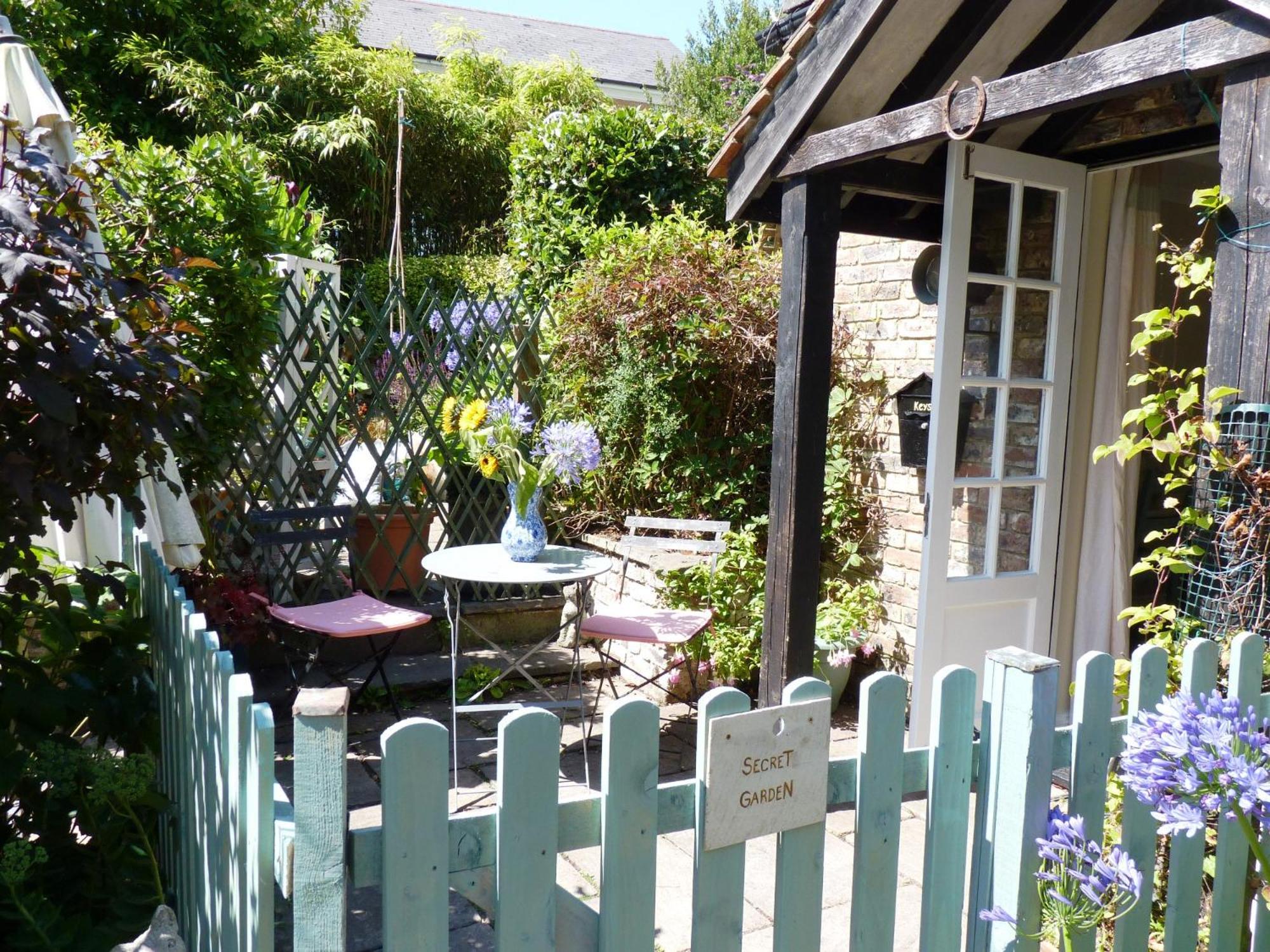 Secret Garden Hideaway For Adults