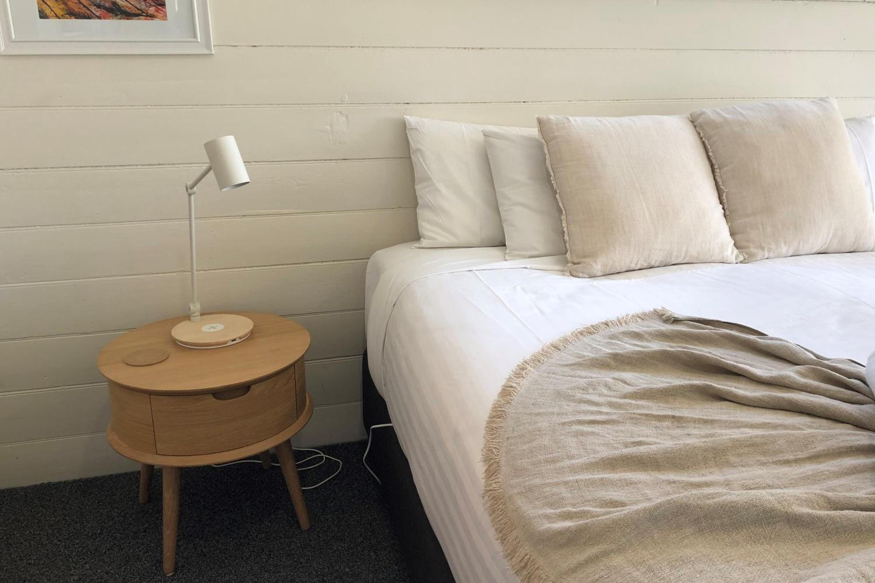 BINALONG BEACH COTTAGE Beachfront at Bay of Fires Next to Restaurant