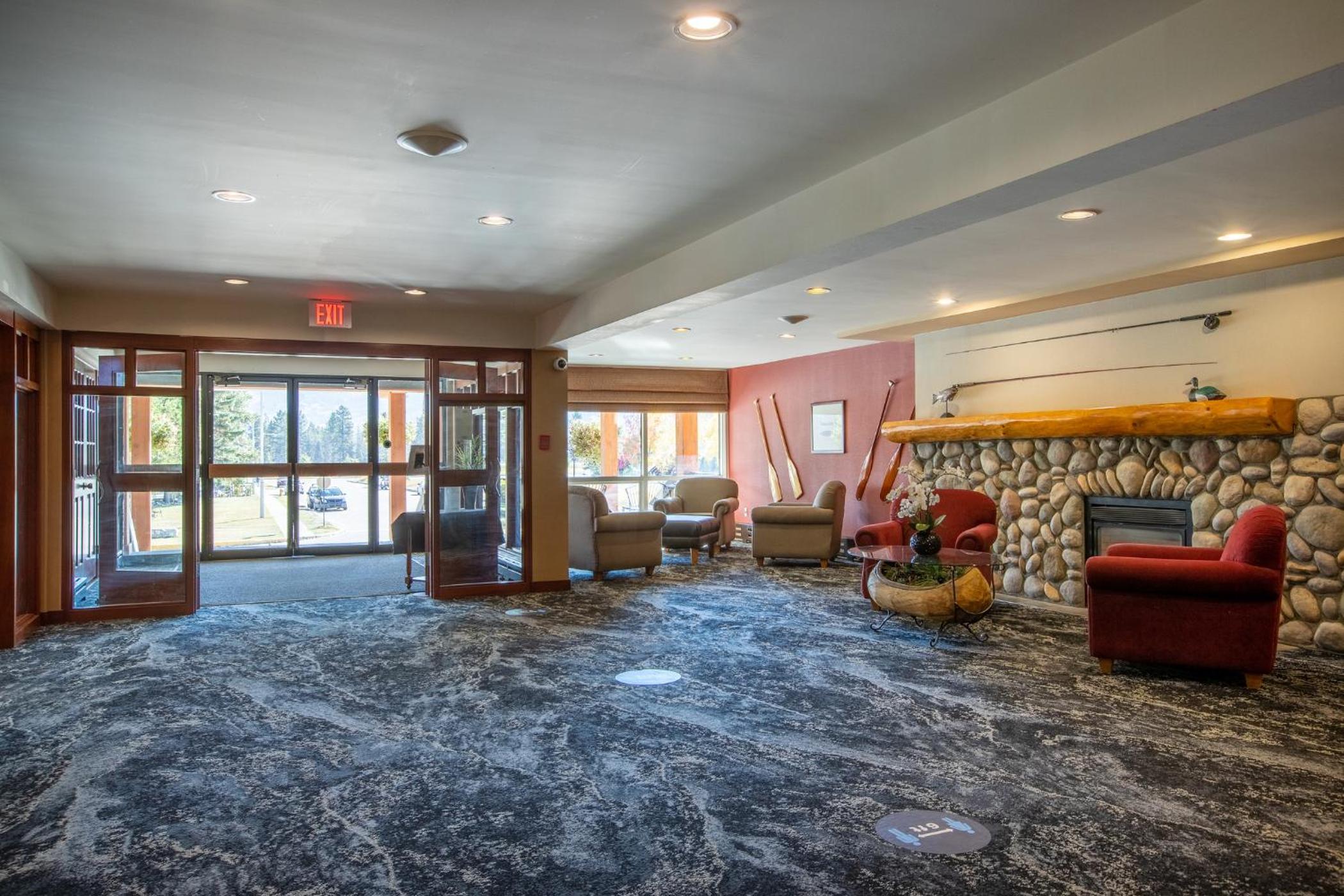 Jasper Vacations - Lobstick Lodge - Property Image 3