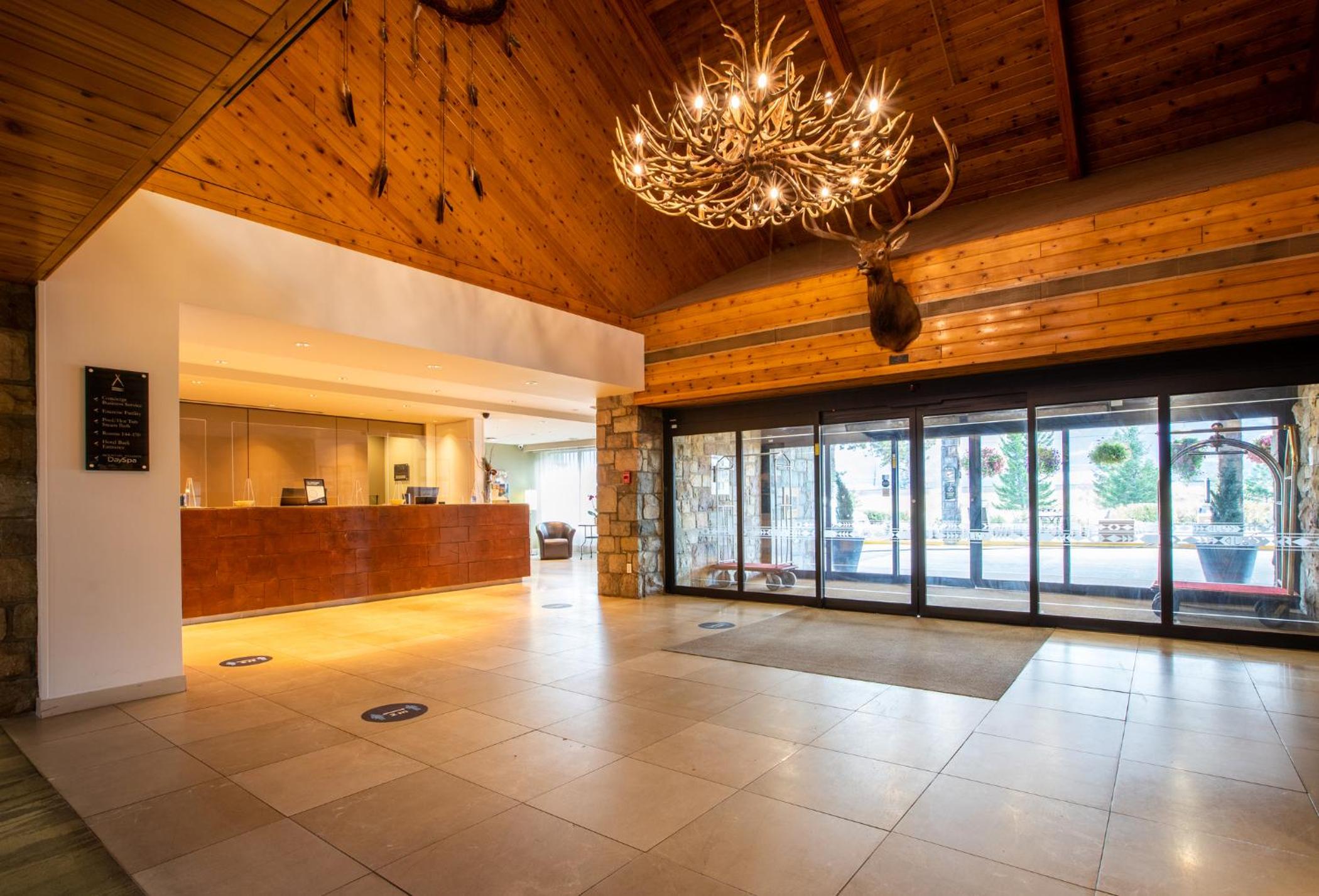 Jasper Vacations - Forest Park Hotel - Property Image 5