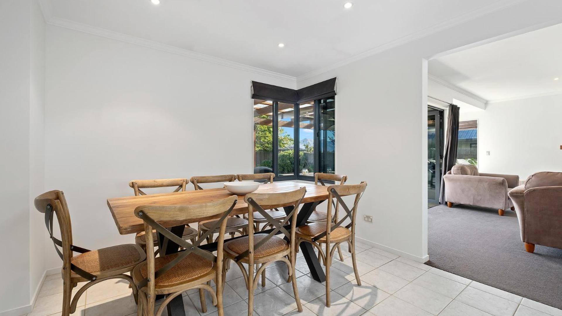 Meadowstone Family Retreat - Wanaka Holiday Home view 5