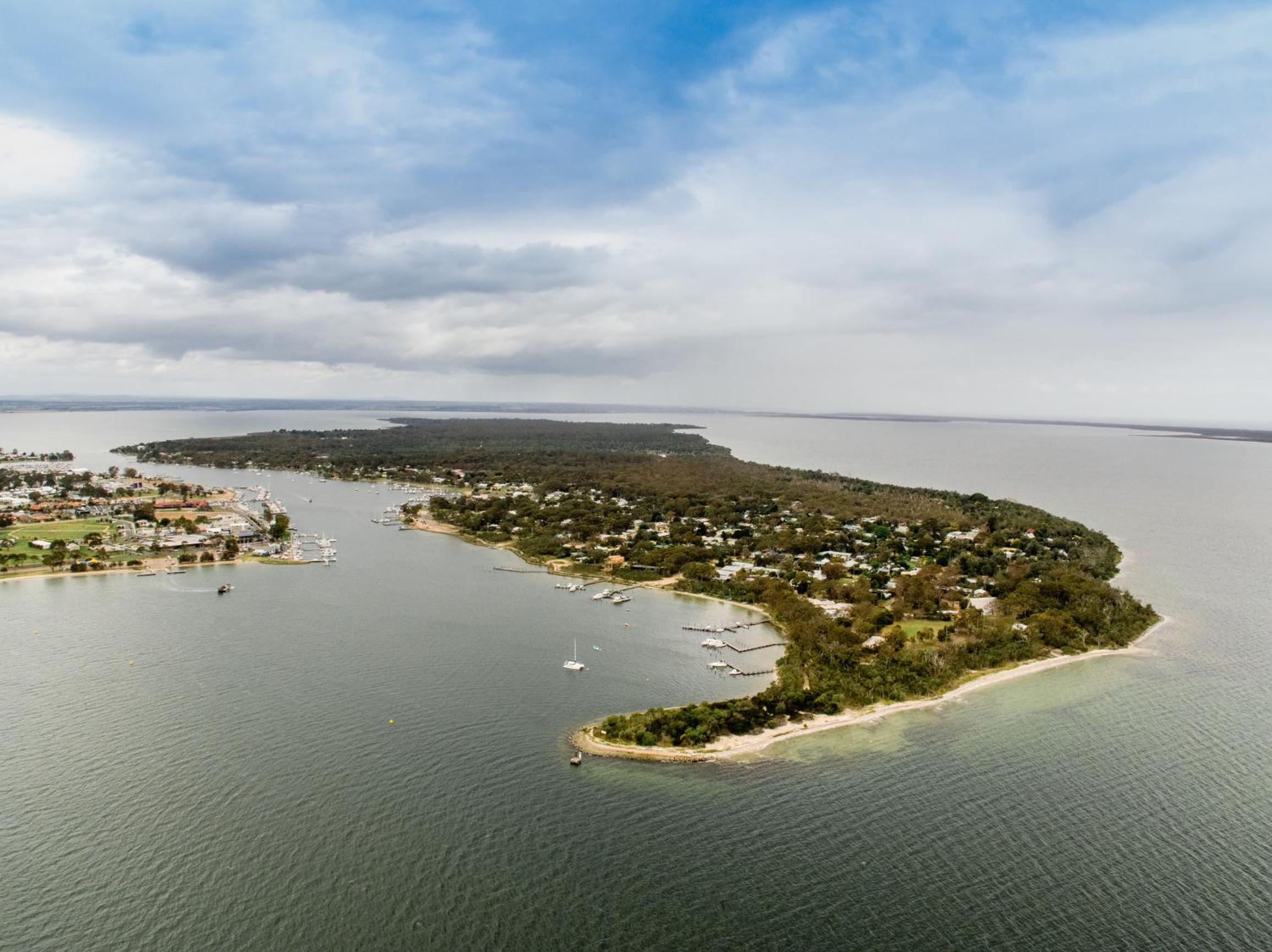 Swan Cove Beachfront