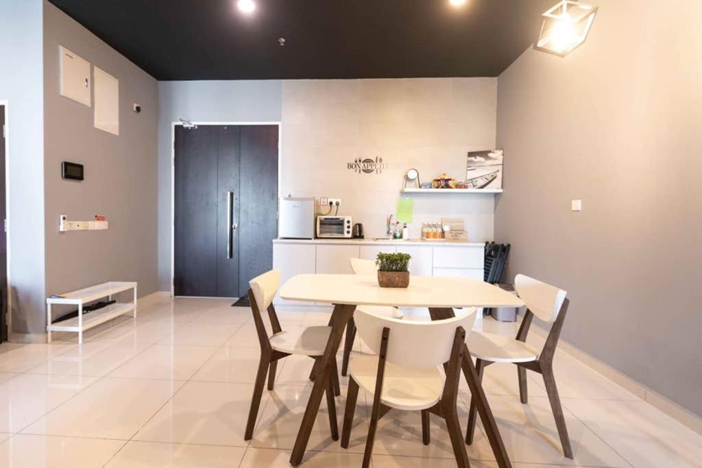Spacious 3 Bedrooms by Cozy Home photo 2