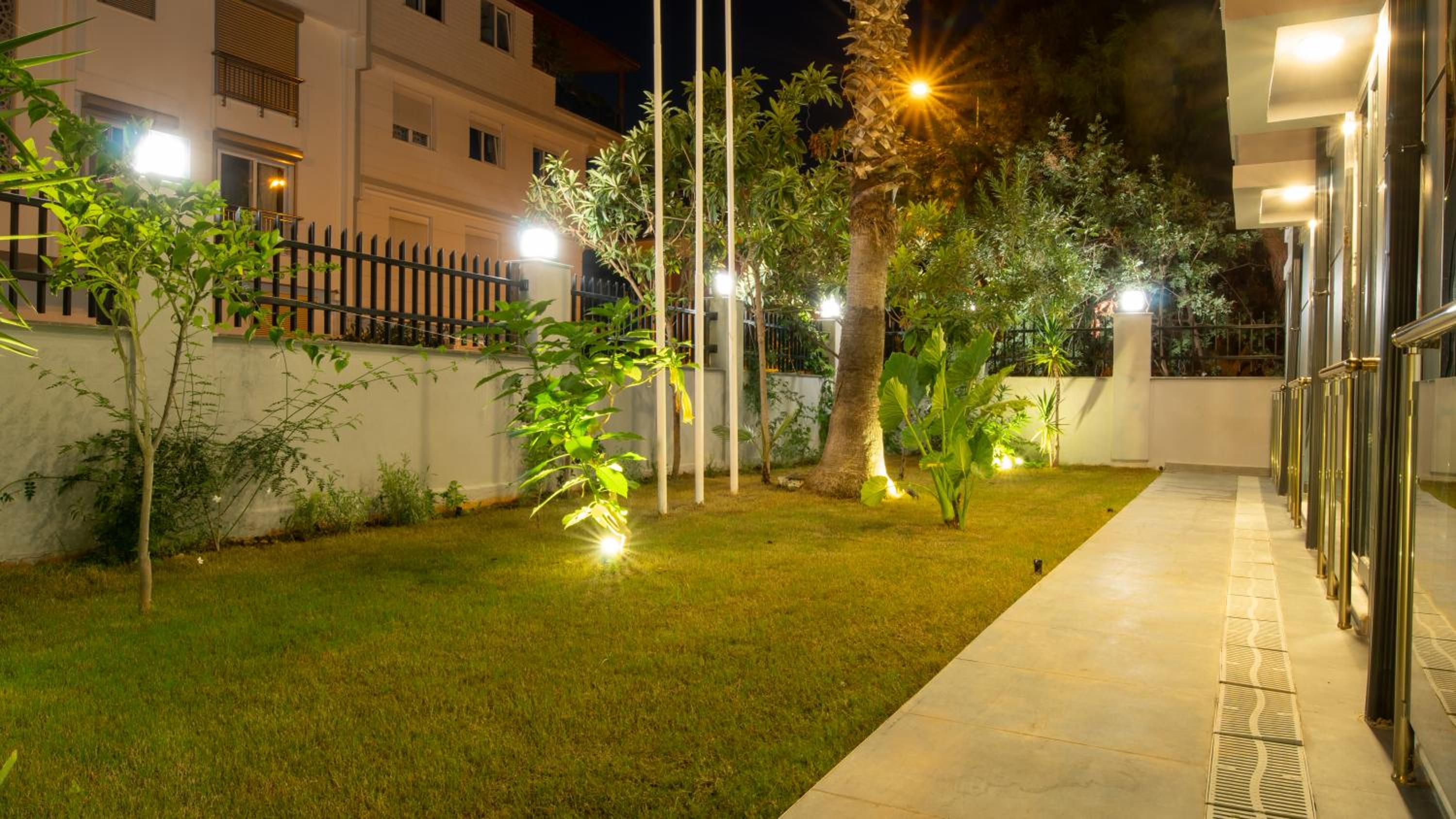 OPERA SUITES Apart Hotel - Image 8