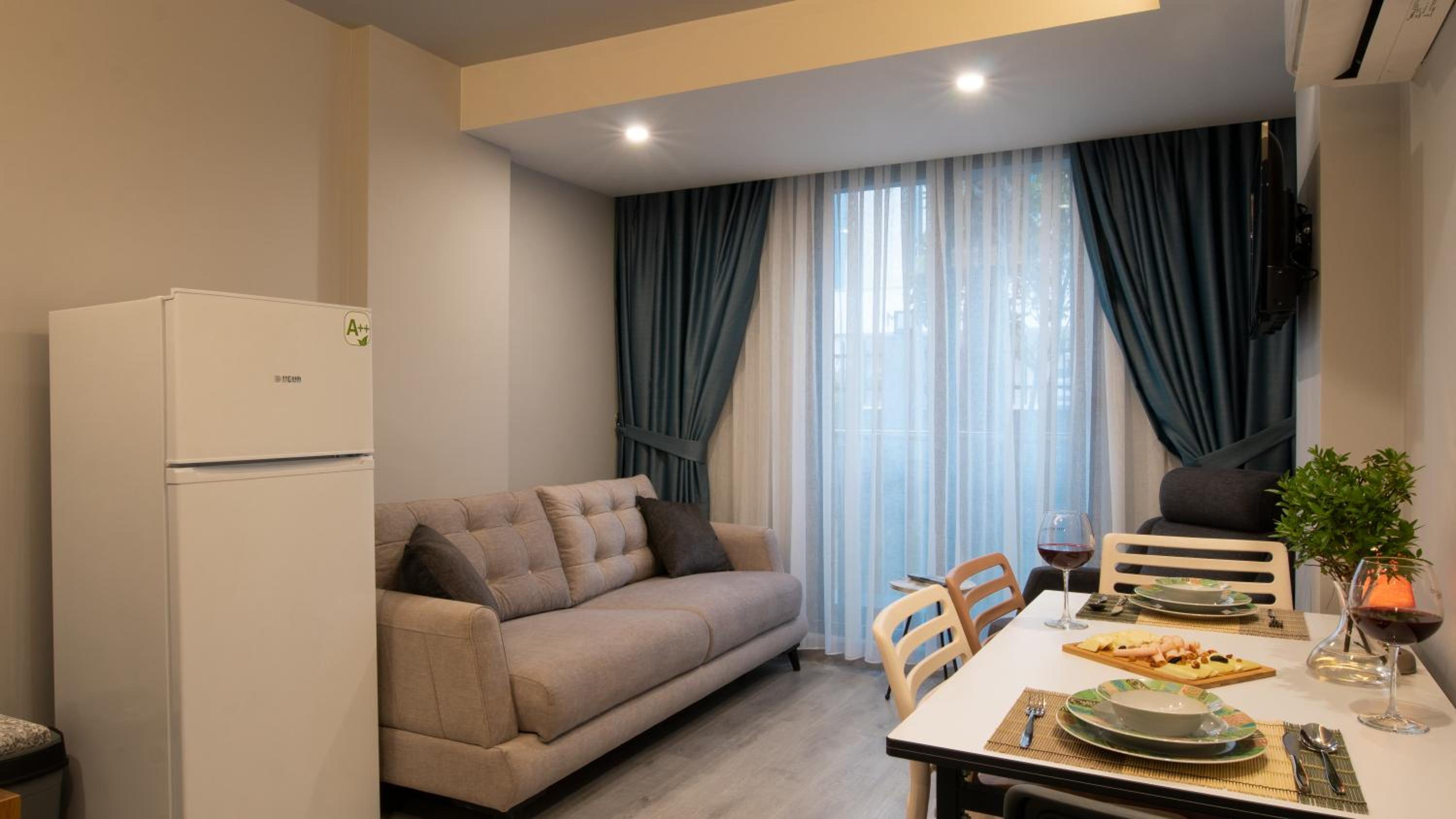 OPERA SUITES Apart Hotel - Image 60