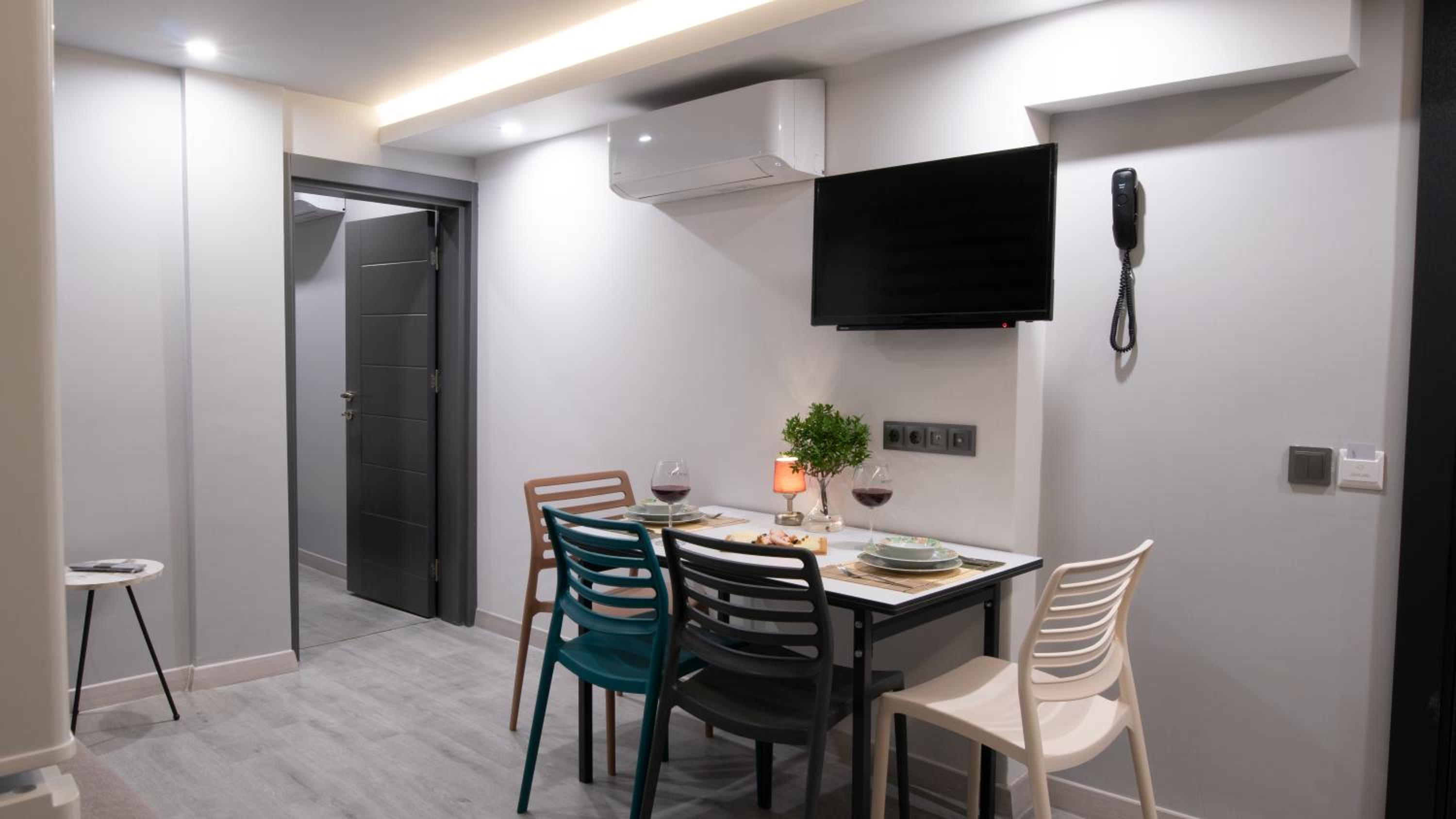 OPERA SUITES Apart Hotel - Image 72