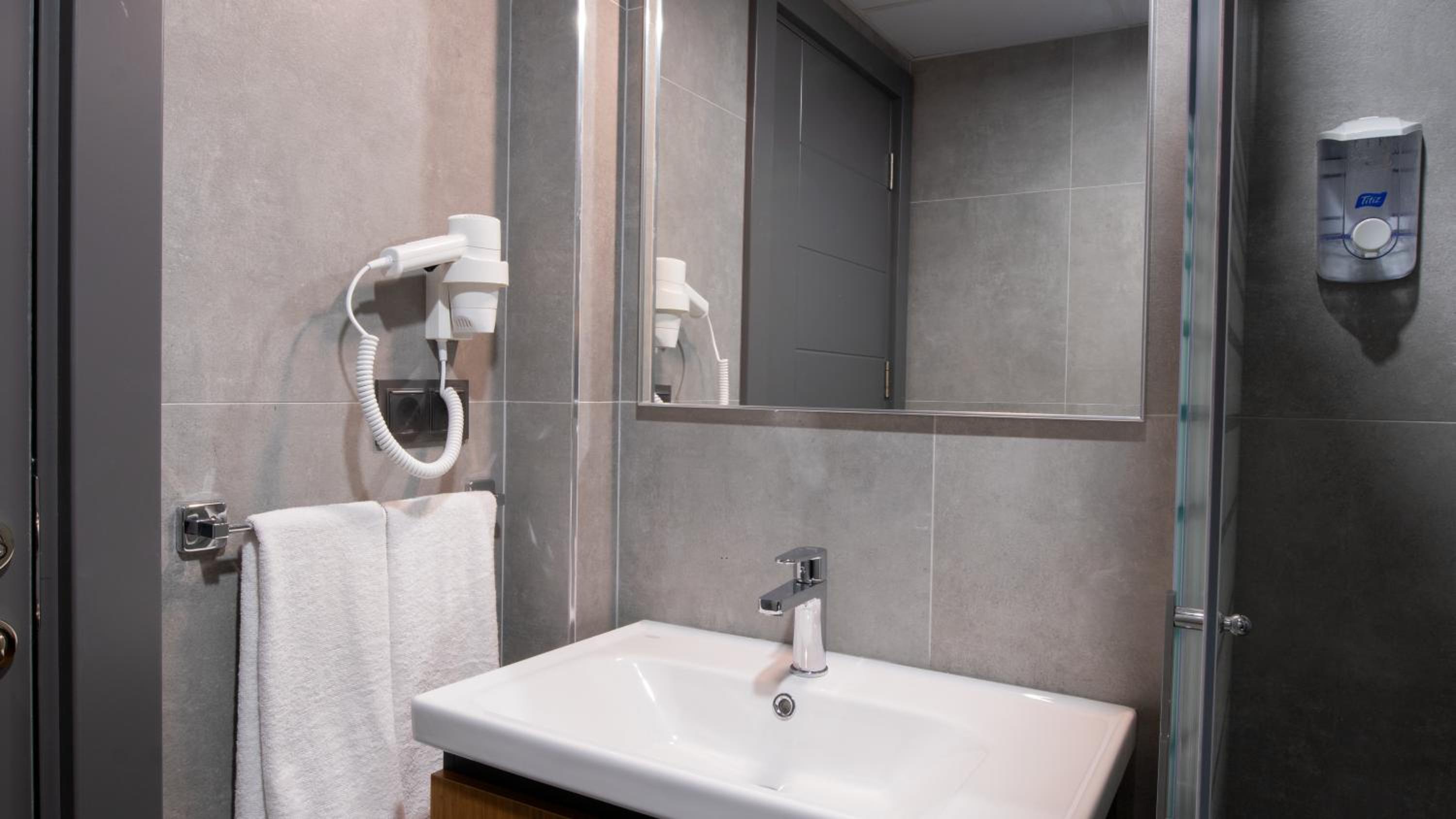 OPERA SUITES Apart Hotel - Image 77