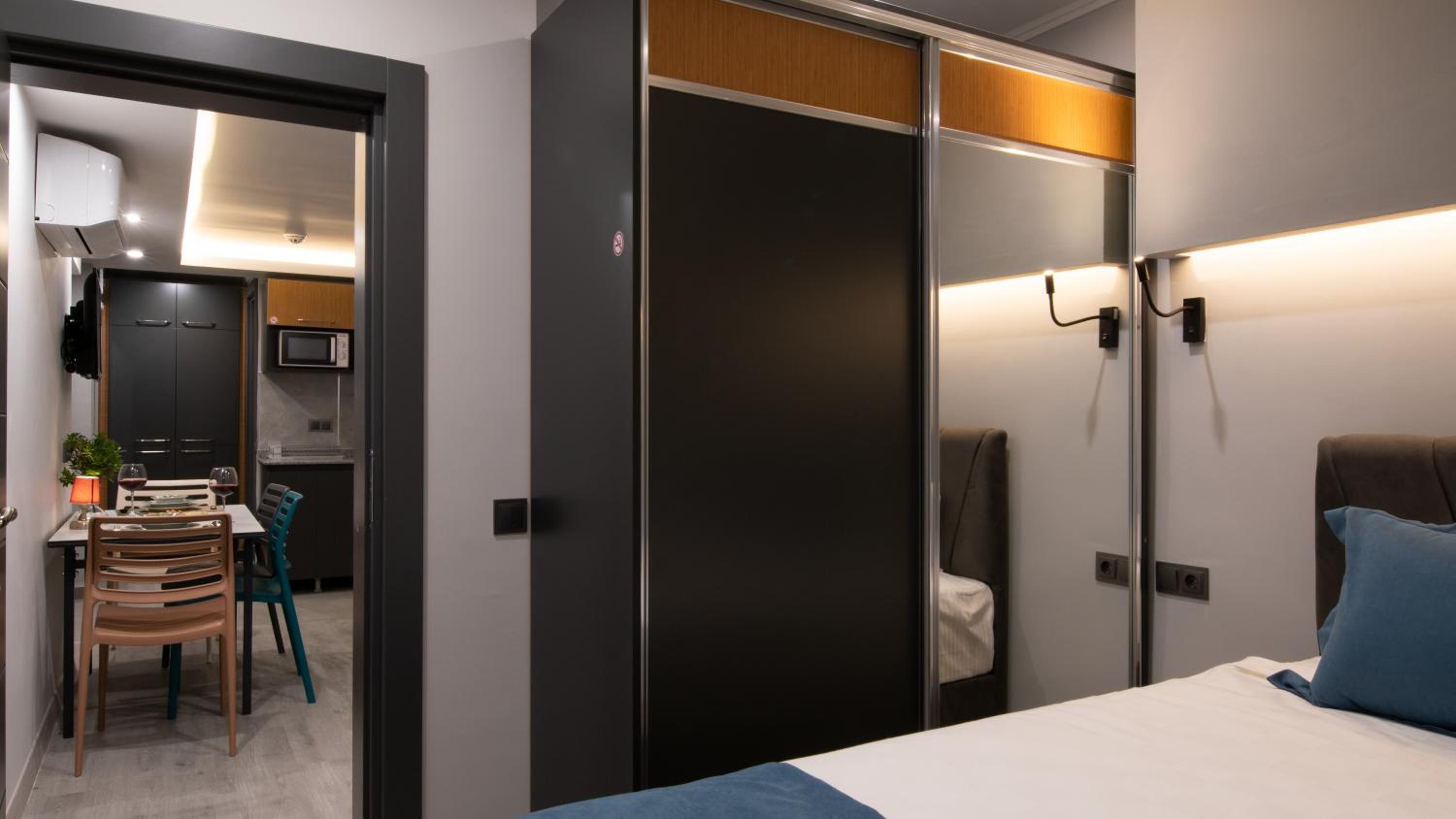 OPERA SUITES Apart Hotel - Image 51