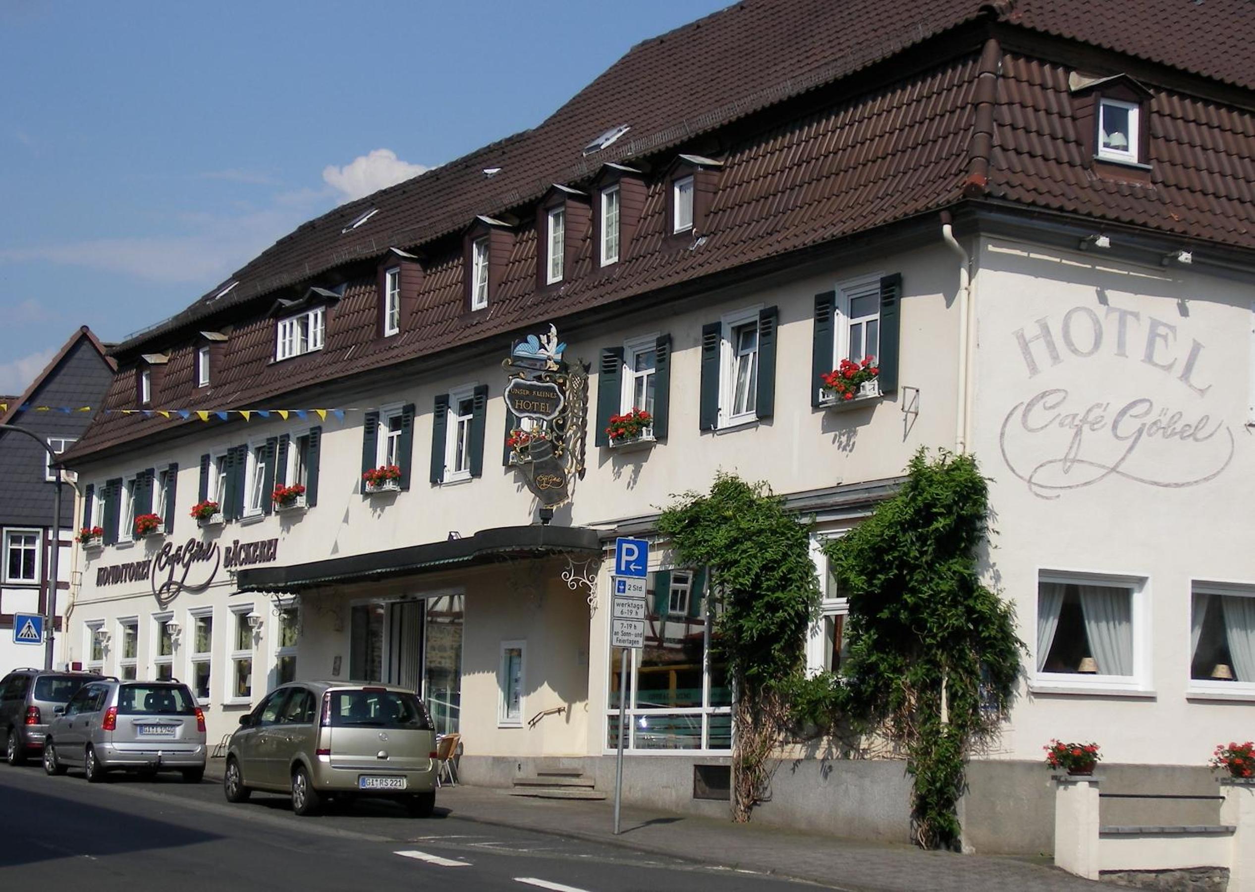 Unser kleines Hotel Café Göbel en Laubach — building