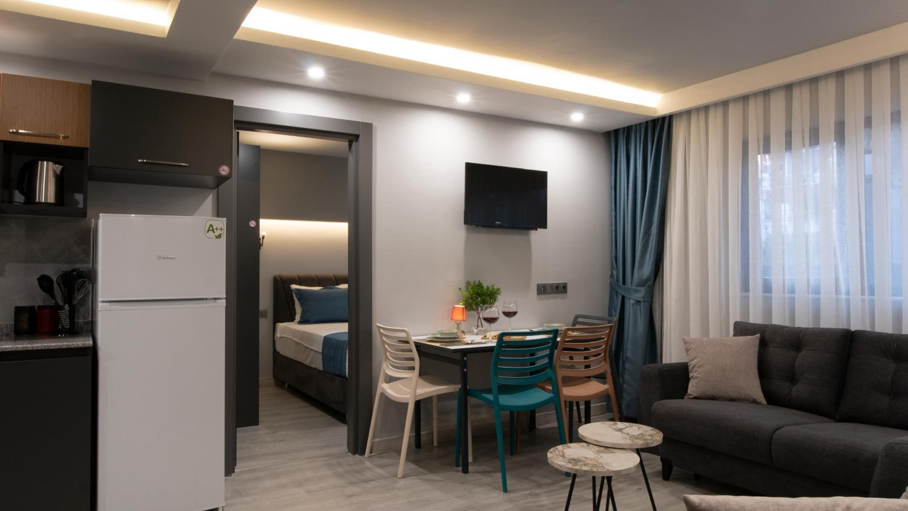 OPERA SUITES Apart Hotel - Image 23