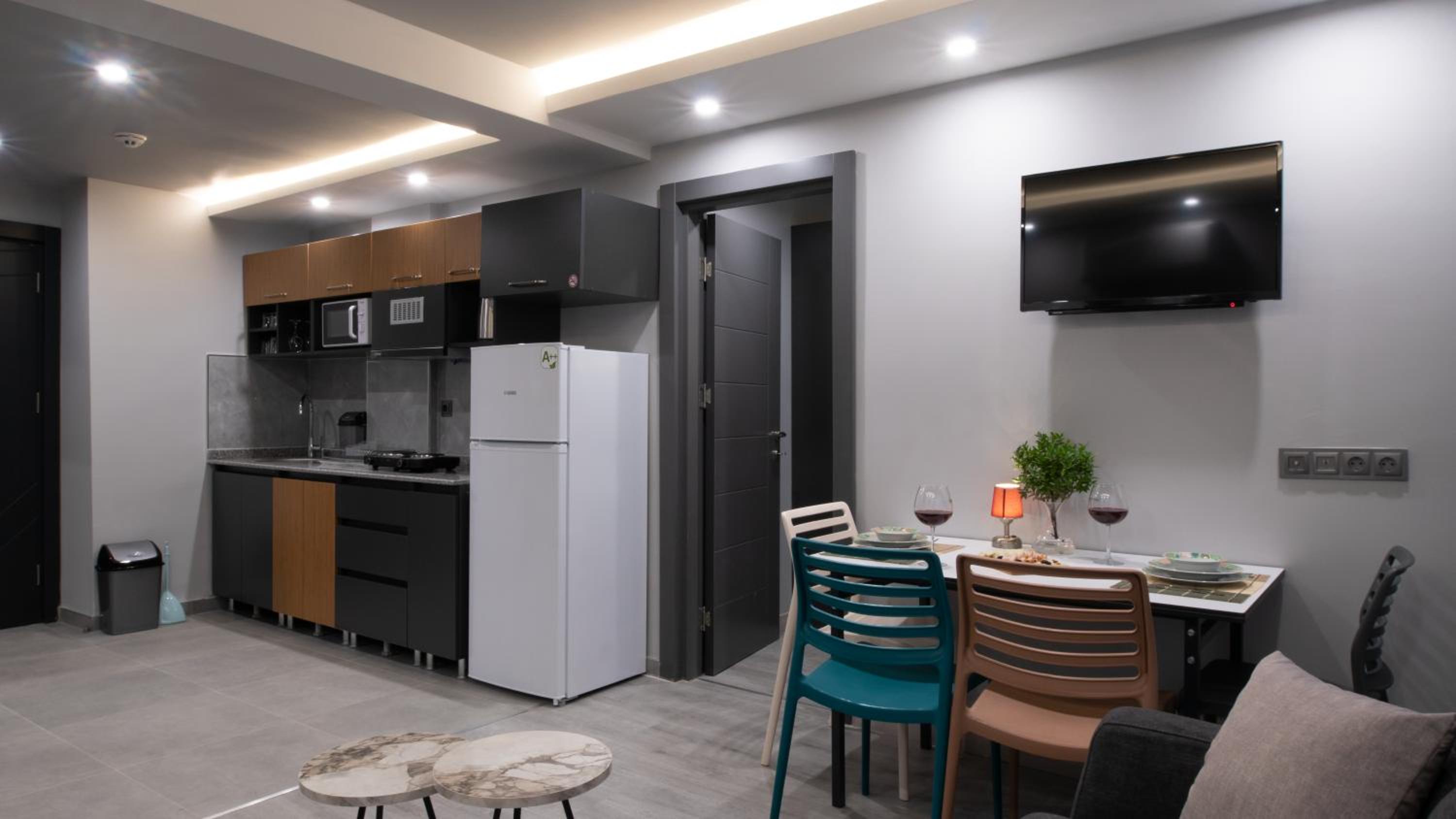 OPERA SUITES Apart Hotel - Image 41