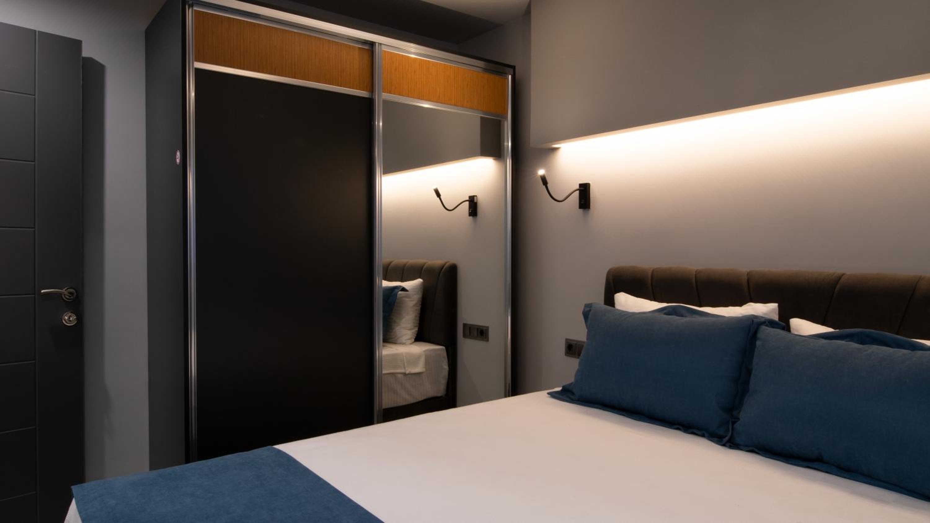 OPERA SUITES Apart Hotel - Image 27