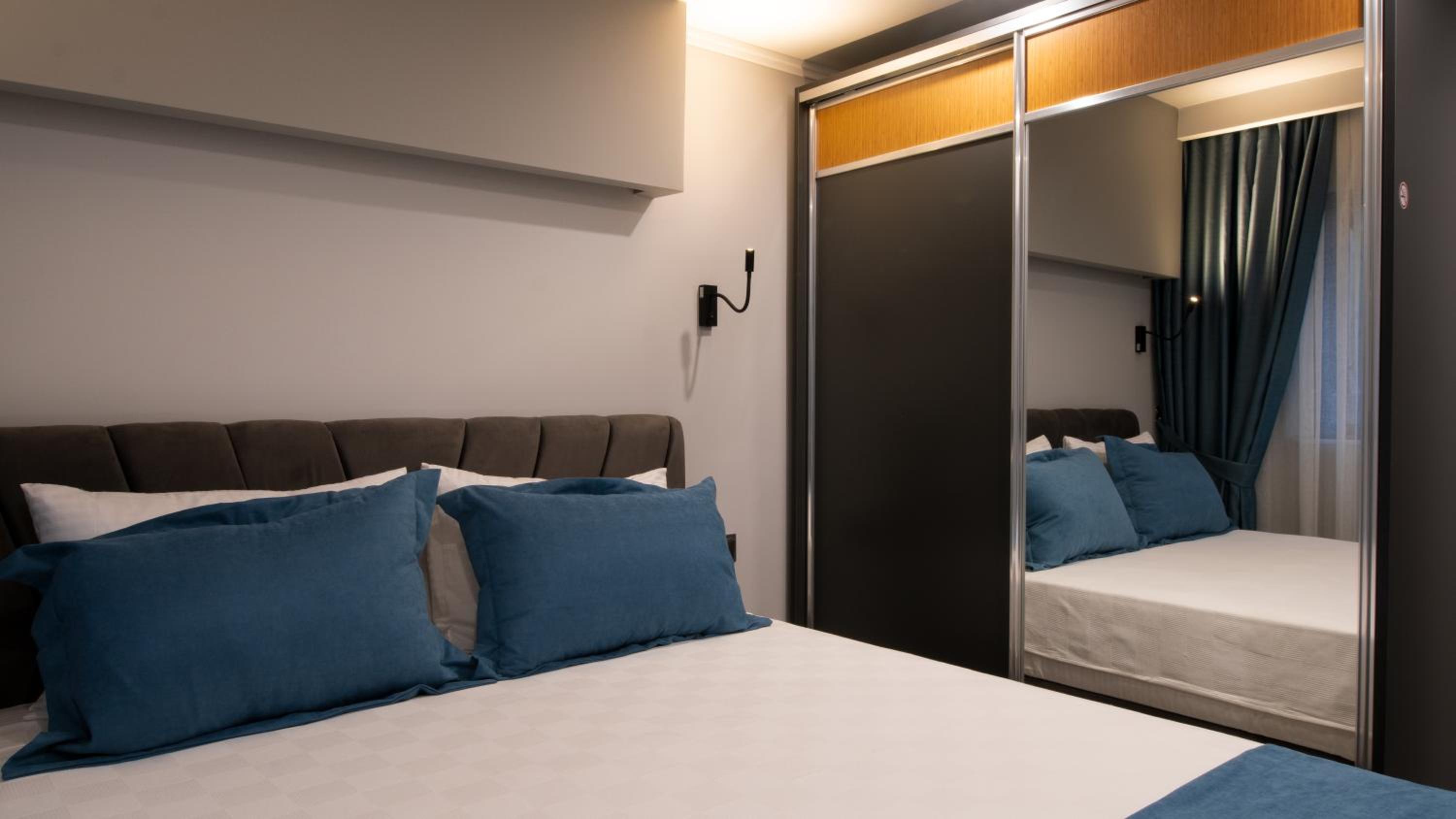 OPERA SUITES Apart Hotel - Image 58