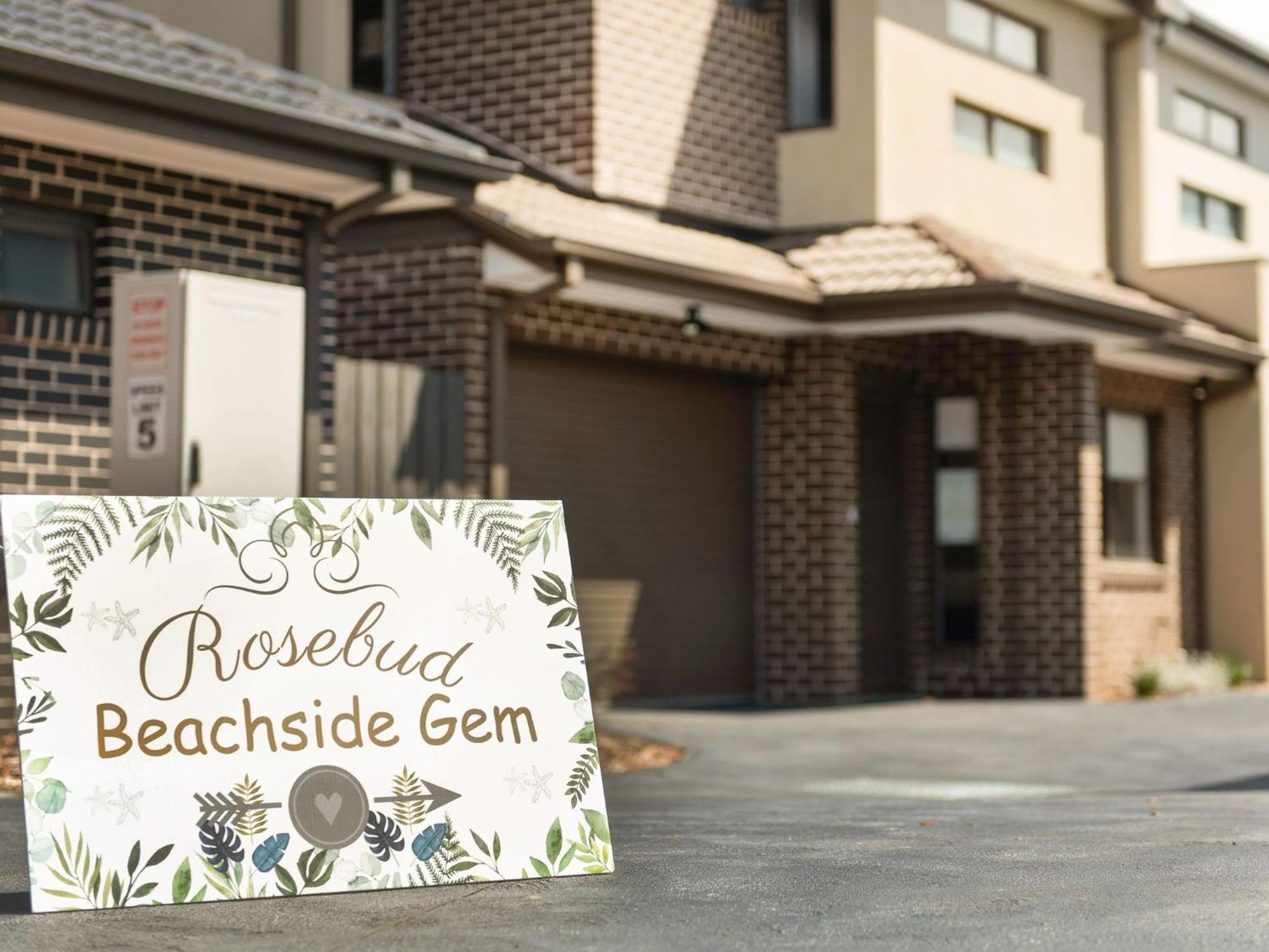 Rosebud Beachside Gem