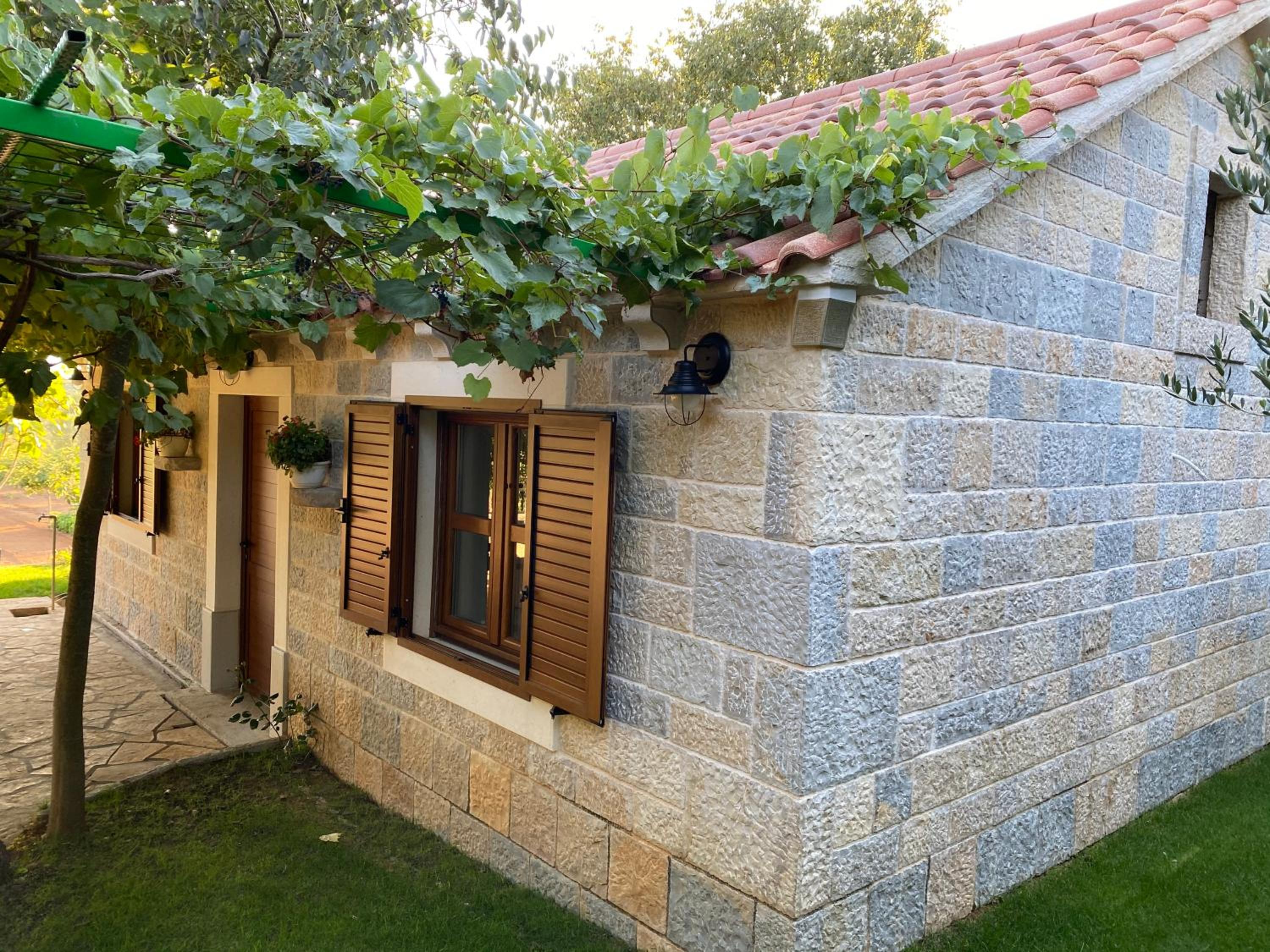 Stone Holiday Homes Stankovci with pool and Mediterranean gardens view 4