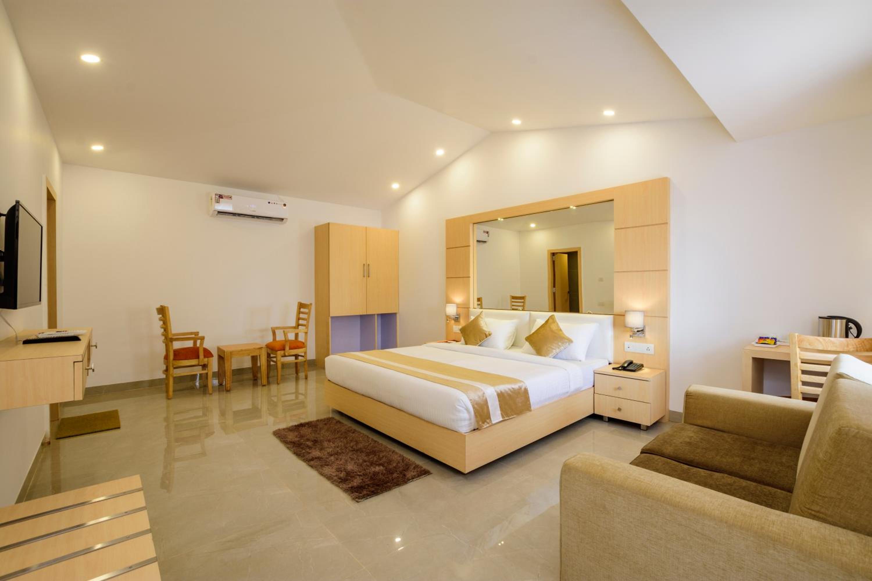 De Lagom Comforts , Comfortable Rooms with Pool & Breakfast - Near Anjuna Beach
