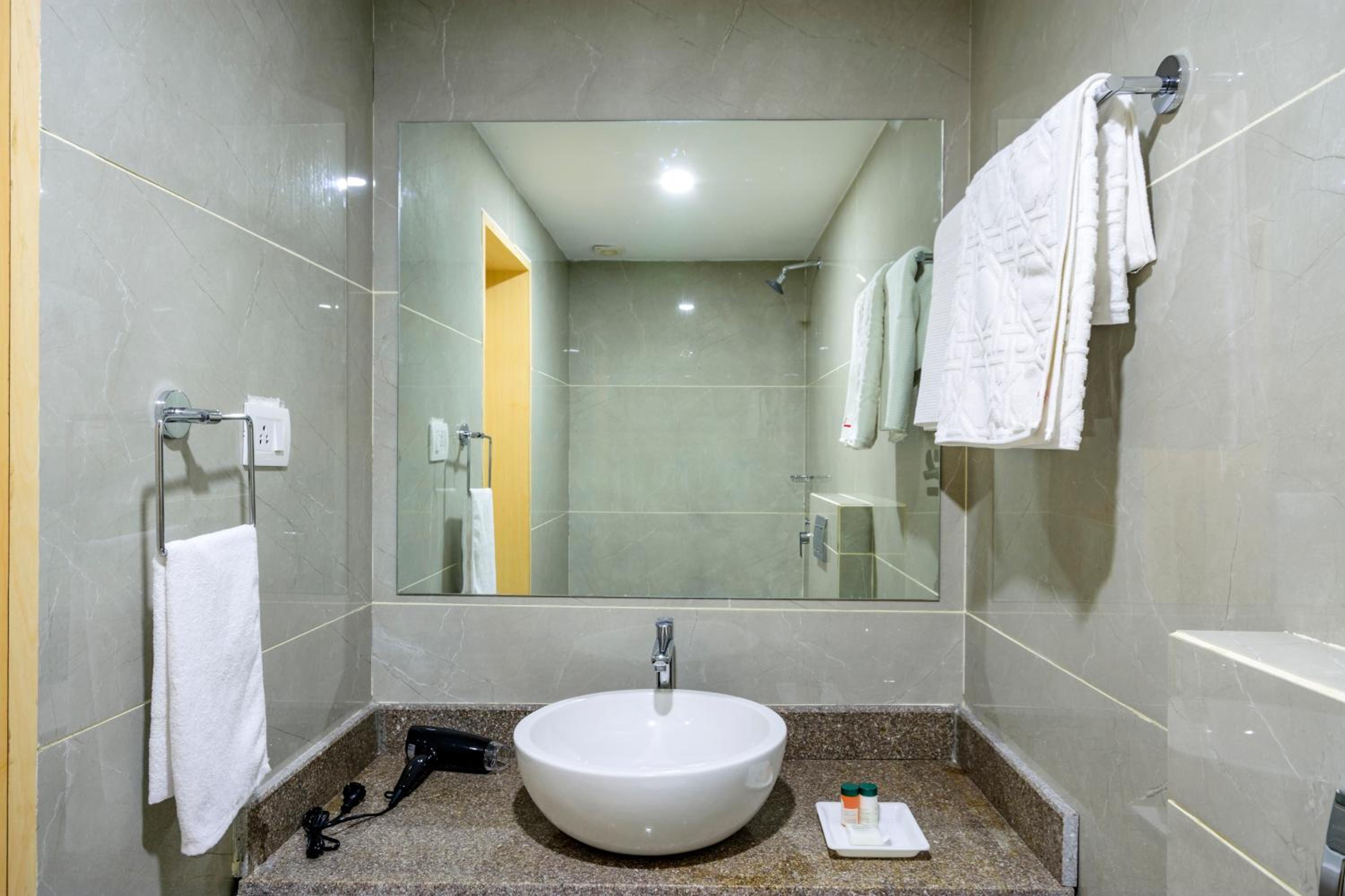De Lagom Comforts , Comfortable Rooms with Pool & Breakfast - Near Anjuna Beach