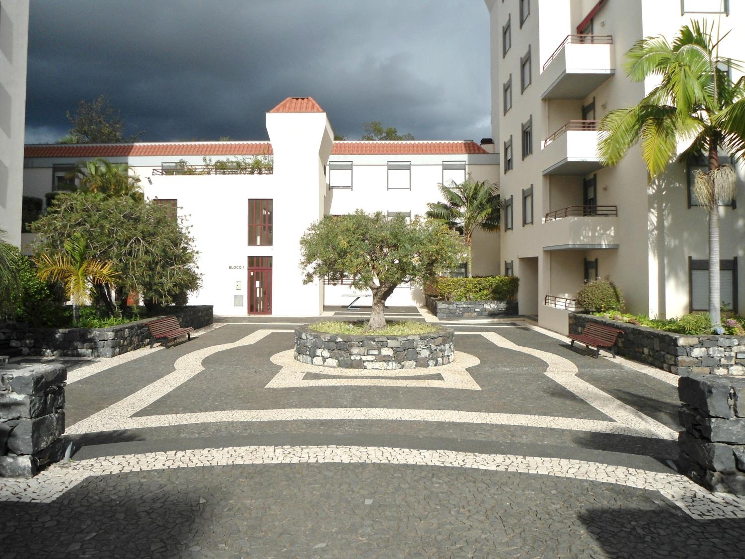 Hotel Garden's Apartment - Image 1