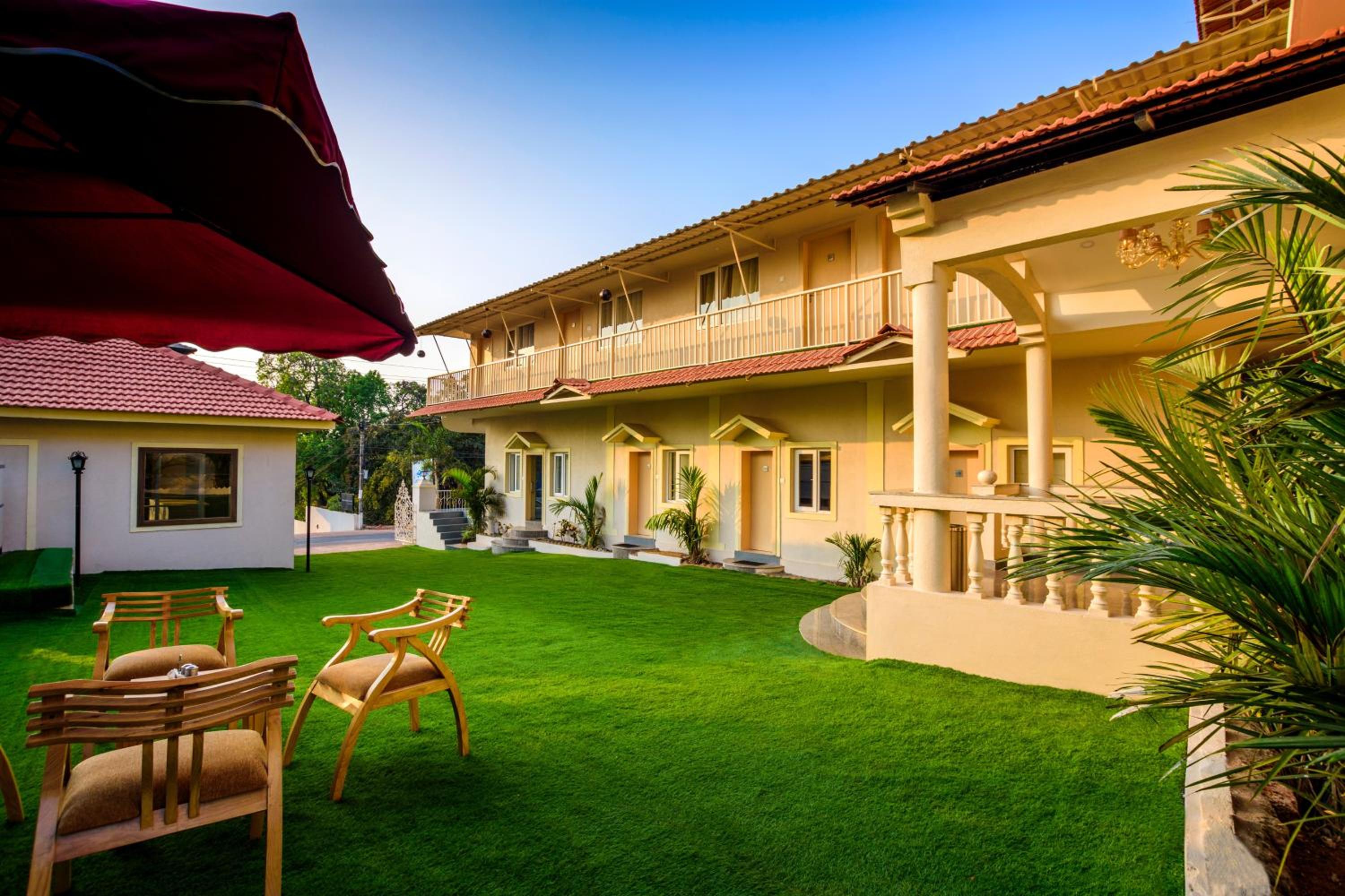 De Lagom Comforts , Comfortable Rooms with Pool & Breakfast - Near Anjuna Beach