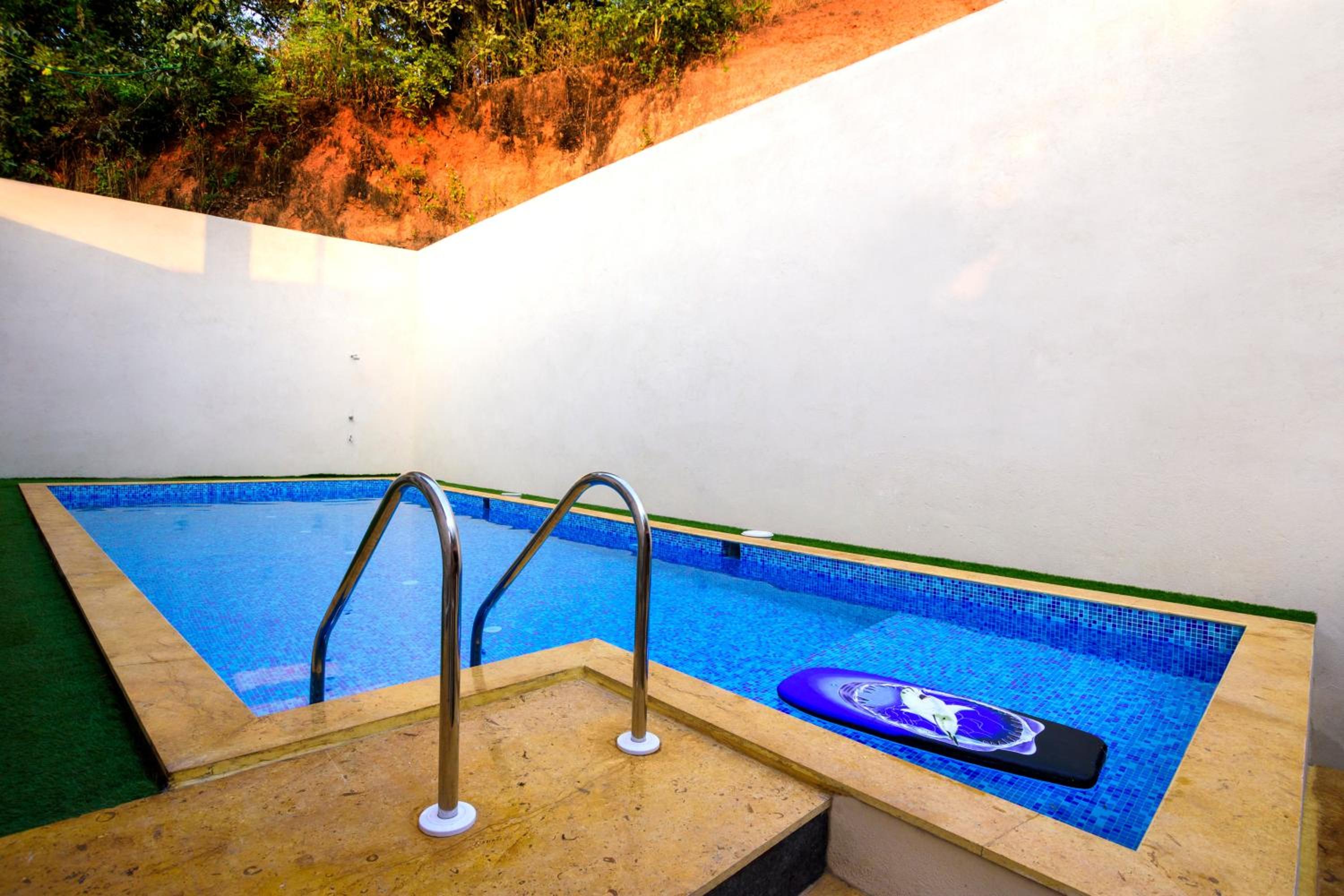 De Lagom Comforts , Comfortable Rooms with Pool & Breakfast - Near Anjuna Beach